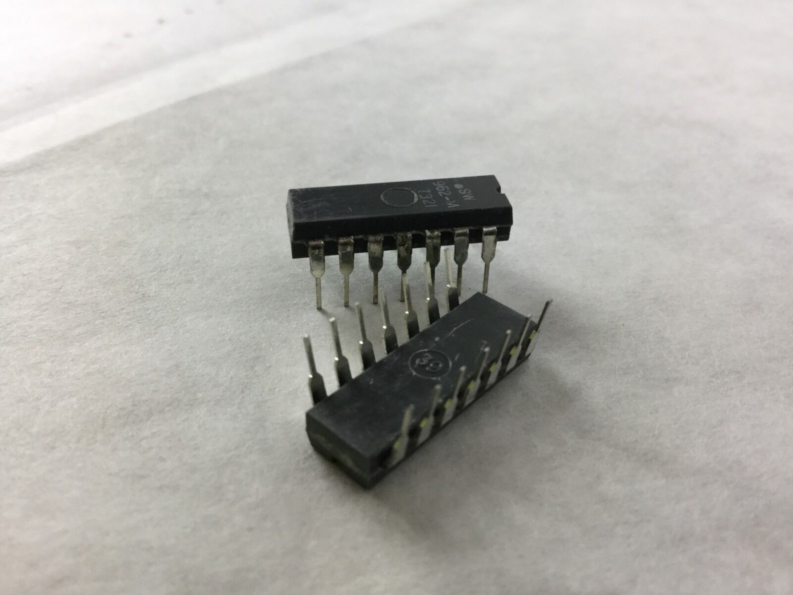 SW 962-M  Transistor  14 Pin Dip   Lot of 18  NEW