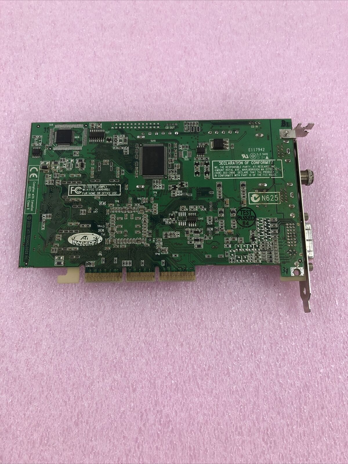 AGP card ATI Radeon 32M F11236 Mk2/PH 109-73700-30 1027370131 DVI Vid-out Video