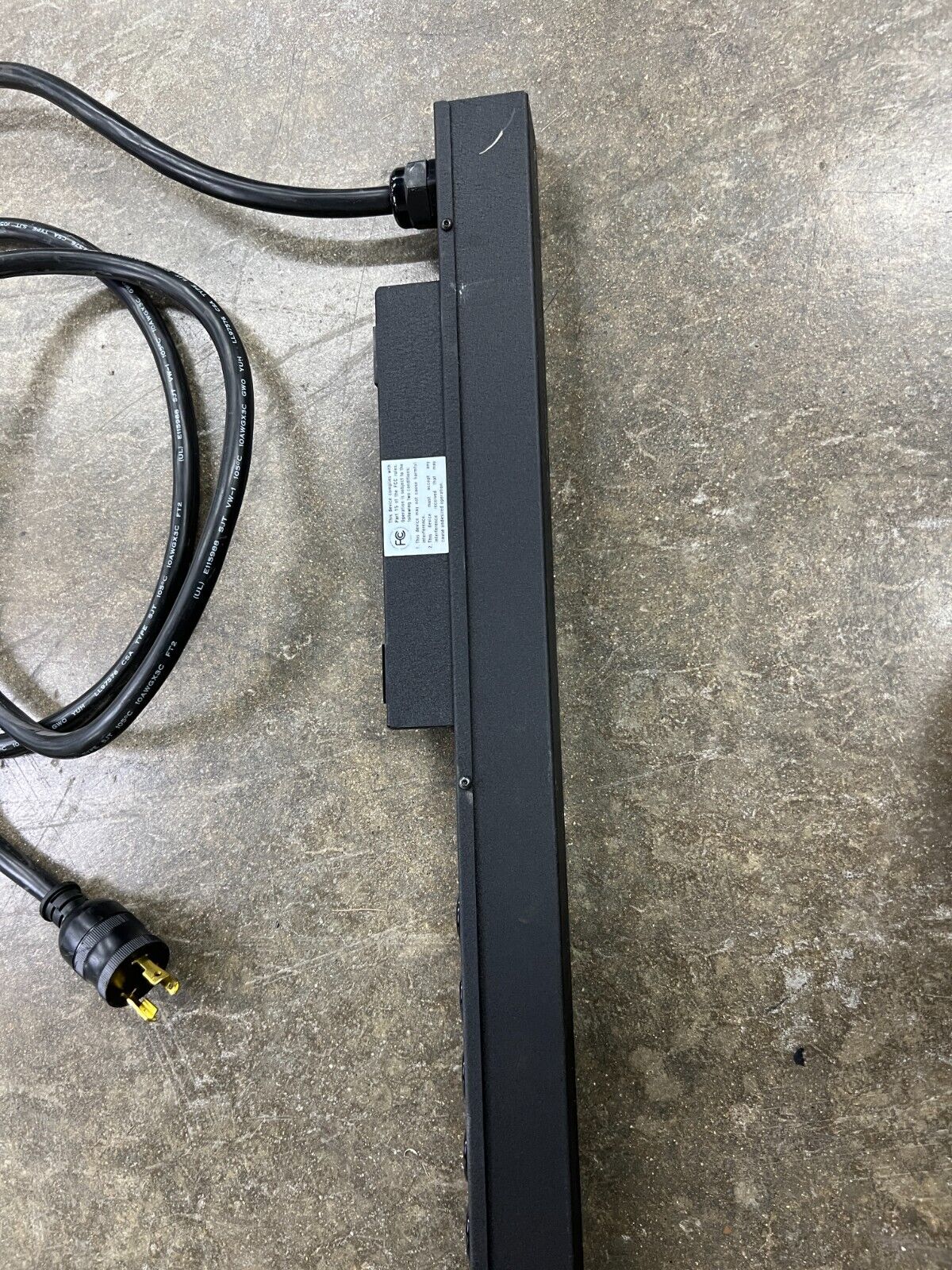 Geist XPBM240-103D20TL5 Smart PDU NEMA 5-20R Plug 30A 120V 24 Outlets