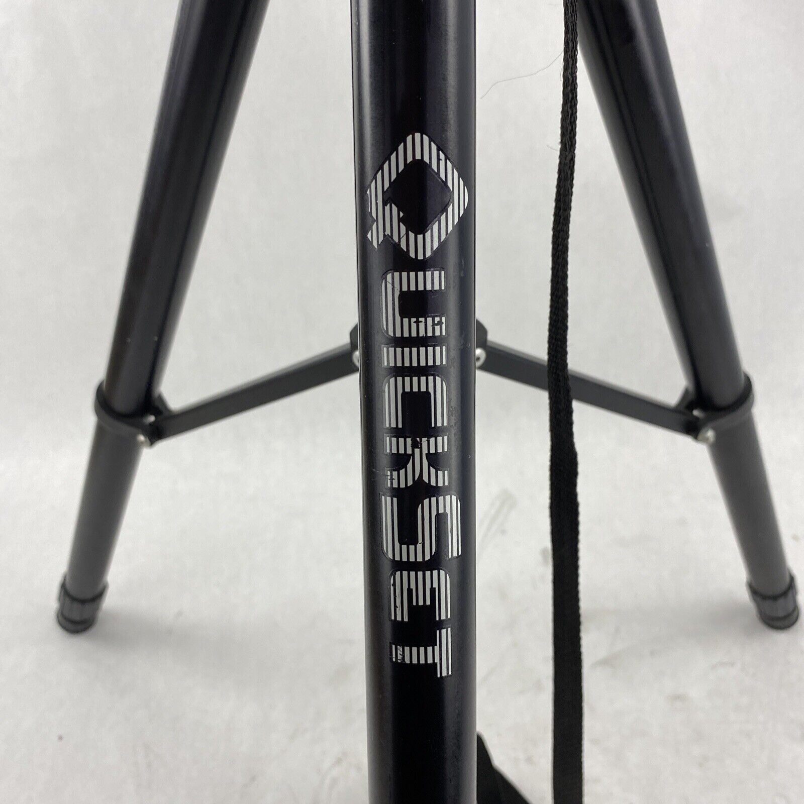 Quickset Heavy Duty Black Tripod Aluminum