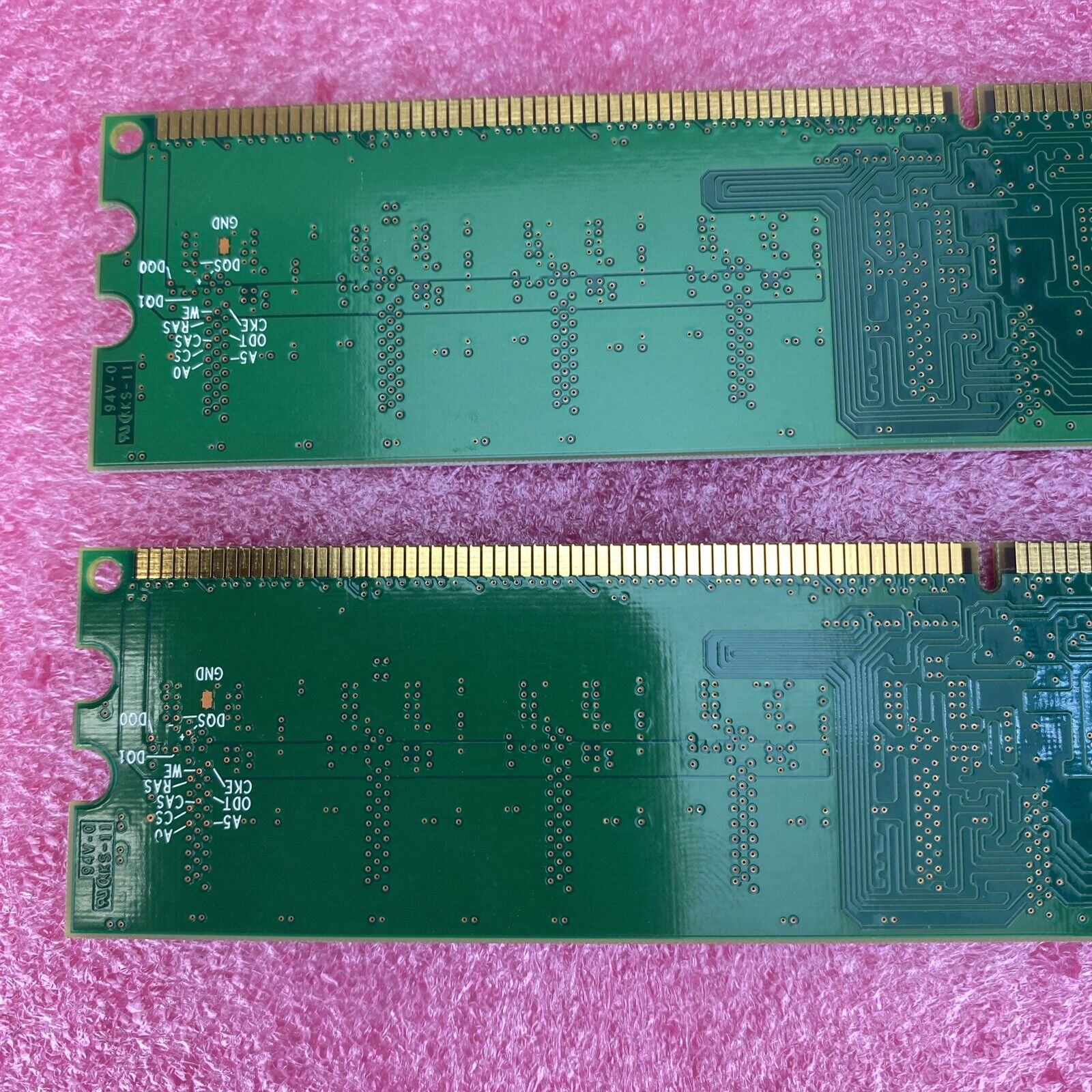 2x 512MB Infineon HYS64T64000HU-3.7-A 1Rx8 PC2-4200U desktop memory RAM