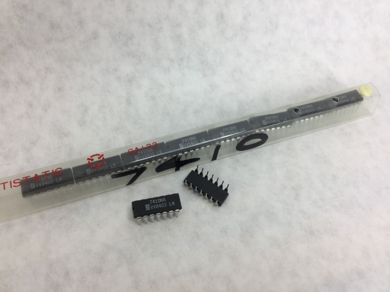 Signetics 7410NA 14 Pin  Lot of 10  New
