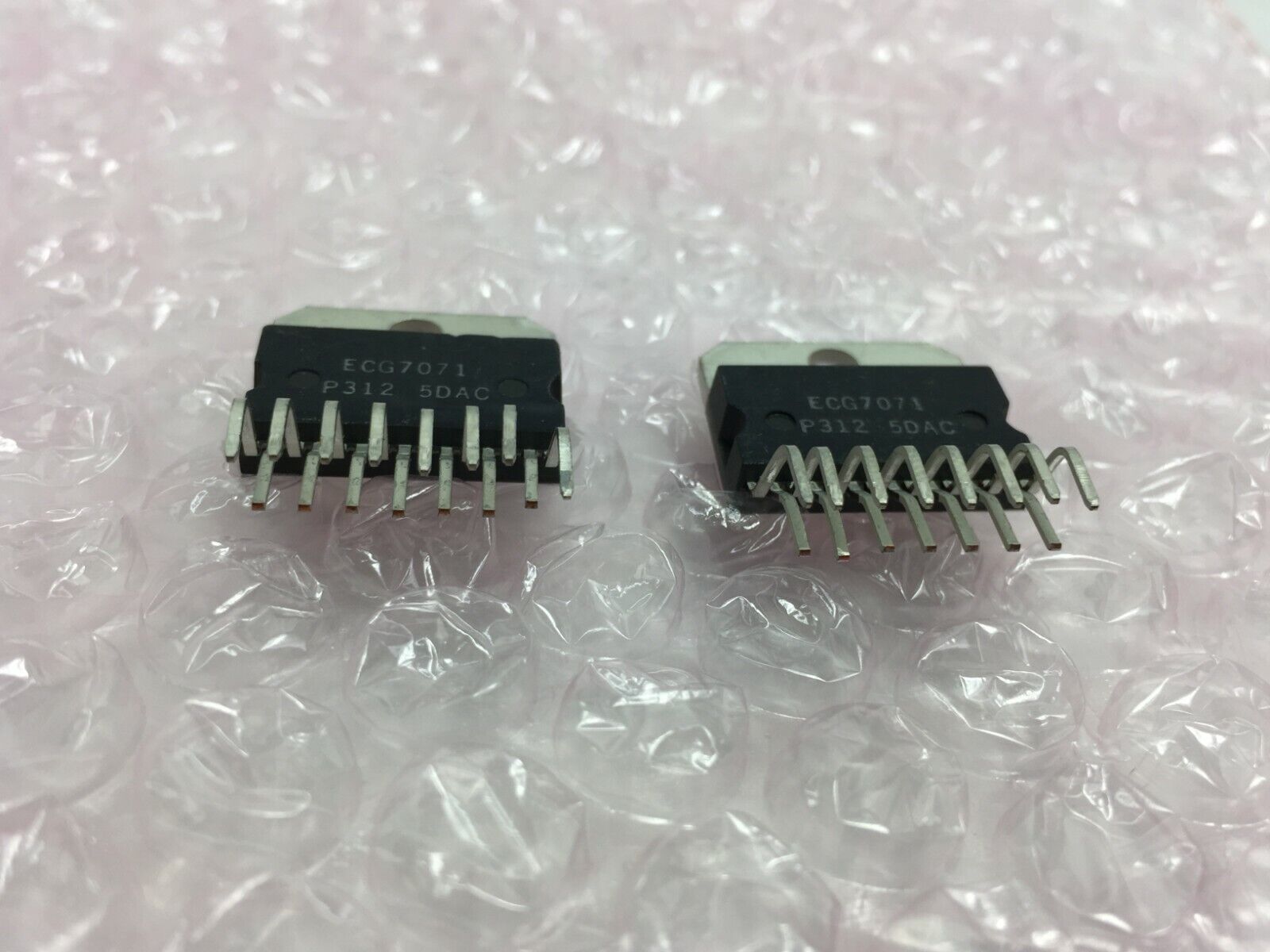 Sylvania ECG7071  Integrated Circuits   Lot of 2  NOS