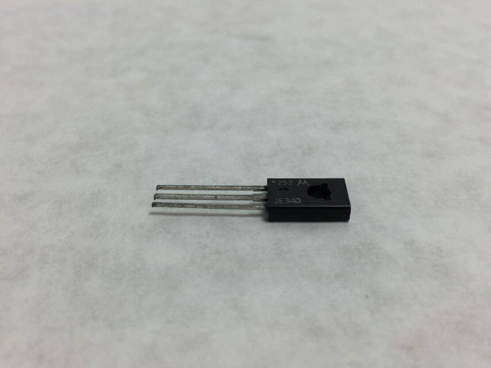 NOS Genuine  Motorola JE340 3-Pin Transistor  Lot of 10