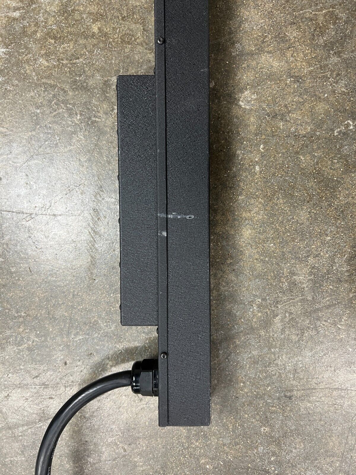 Geist XPBM240-103D20TL5 Smart PDU NEMA 5-20R Plug 30A 120V 24 Outlets