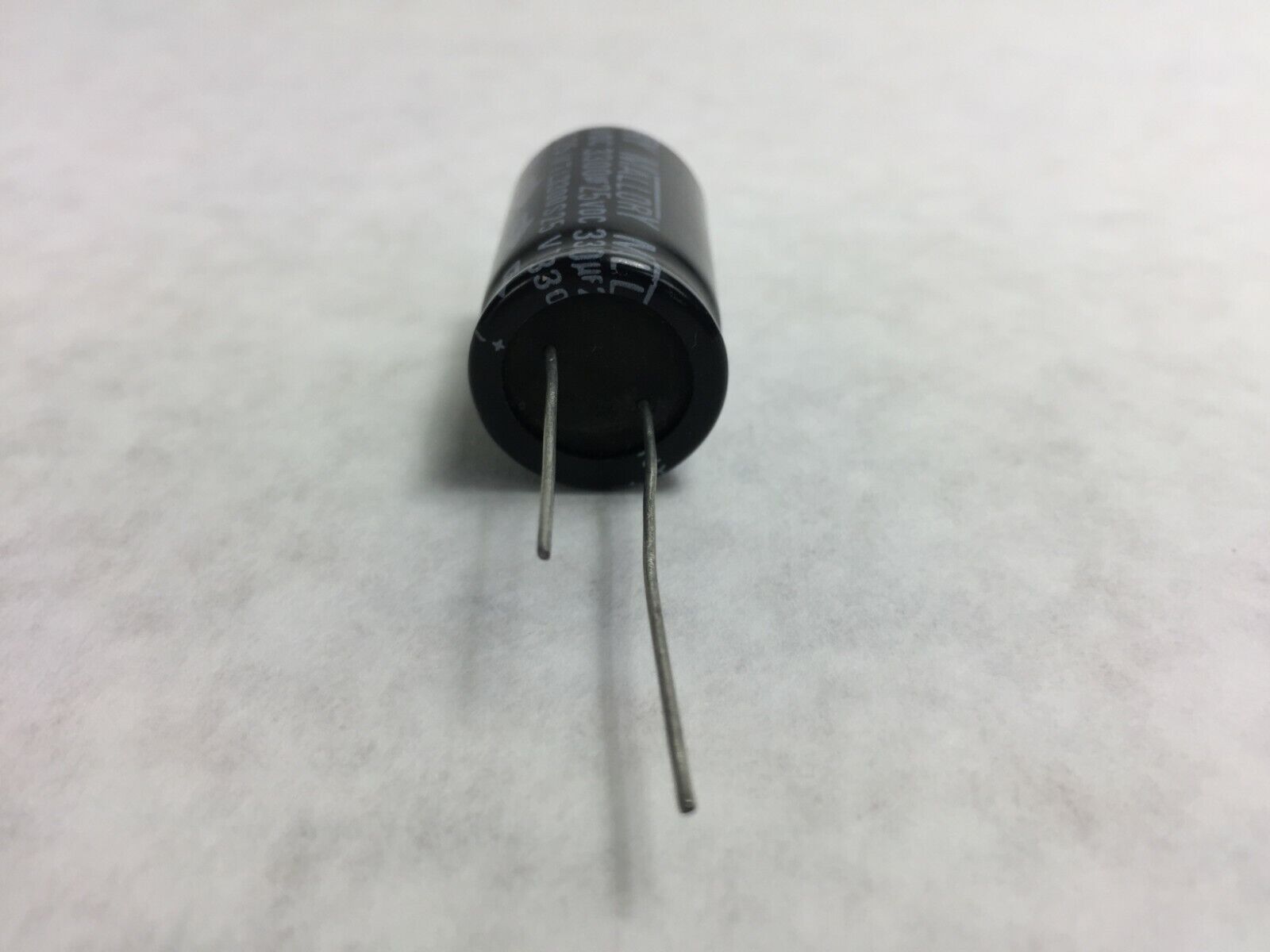 (23) Mallory 3300uF 25VDC Capacitor  Lot of 23  NOS