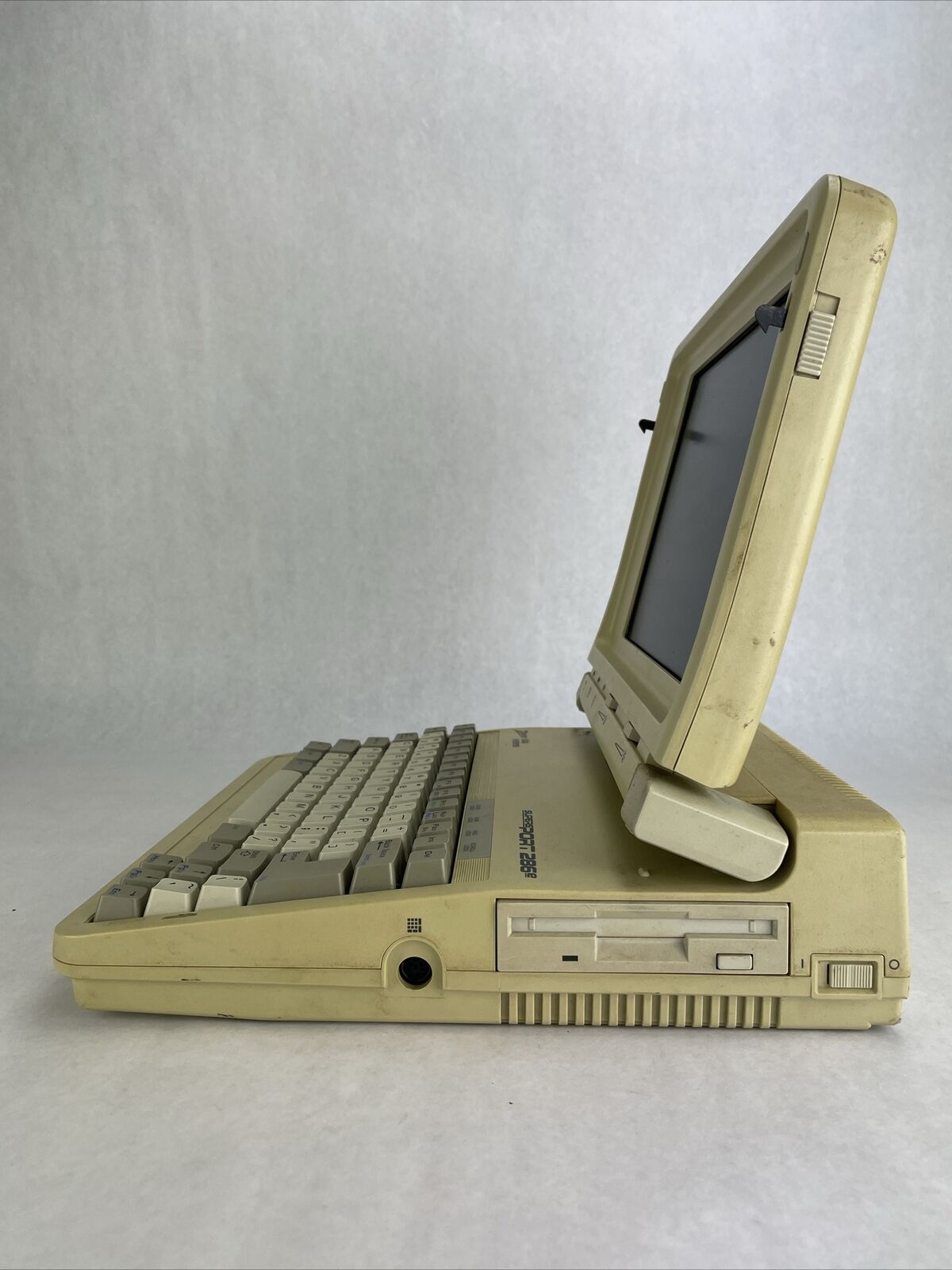 Zenith Super Port 2860 Intel 80286 12MHz ZWL-8200-21