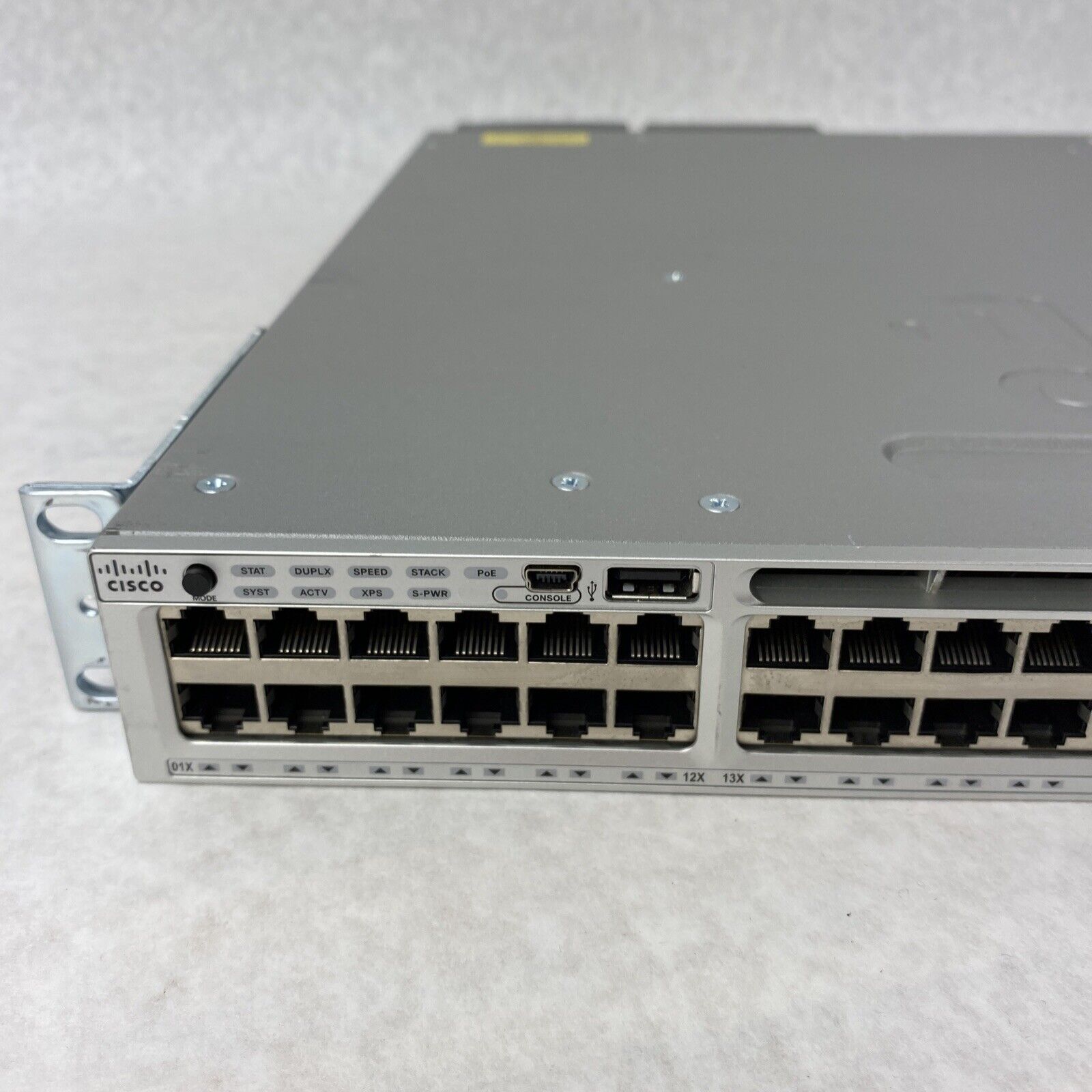 Cisco WS-C3850-48PW-S V04 Catalyst 3850 48 PoE+ LAN Network Switch Two PSU