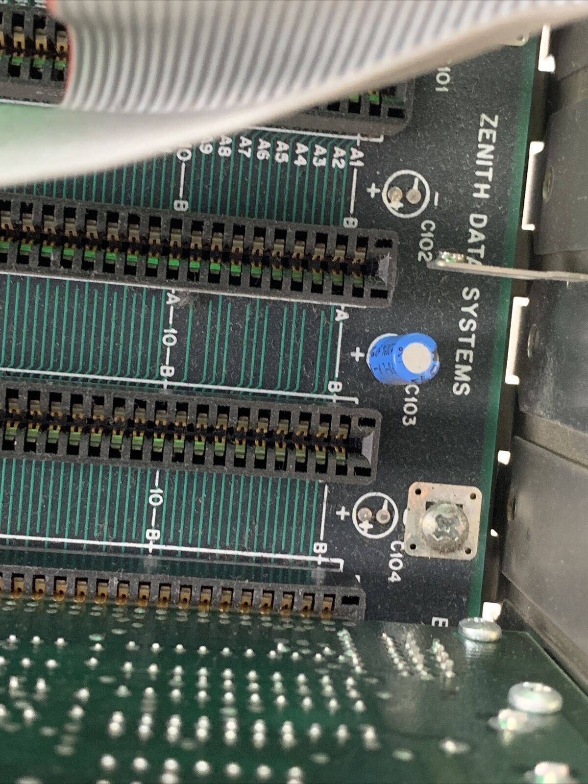Zenith ZF-1217-DY P8088-2 815MHz 640MB RAM No HDD No OS