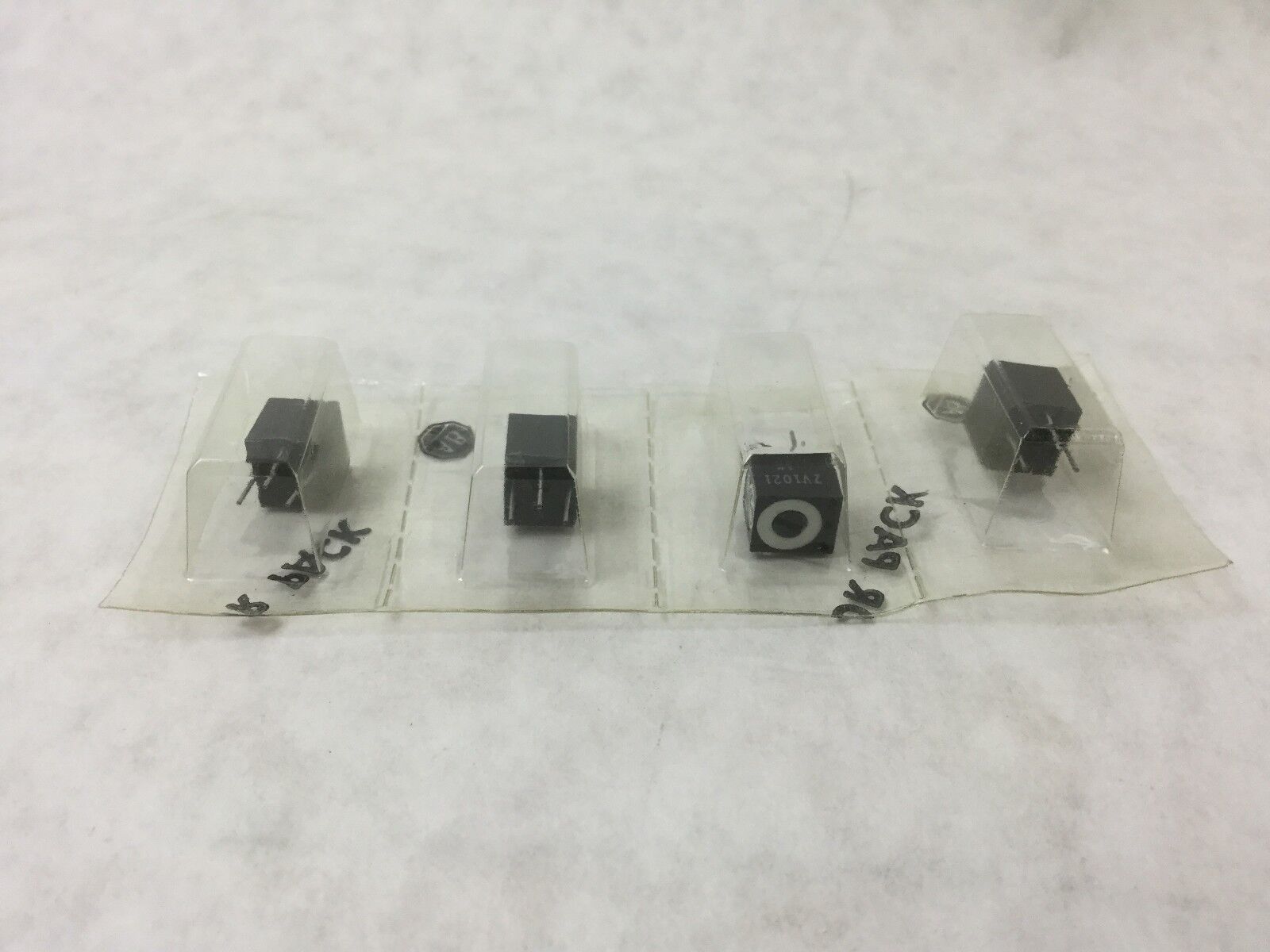 Allen Bradley, Type Z (ZV1021), 1K (Lot of 4)