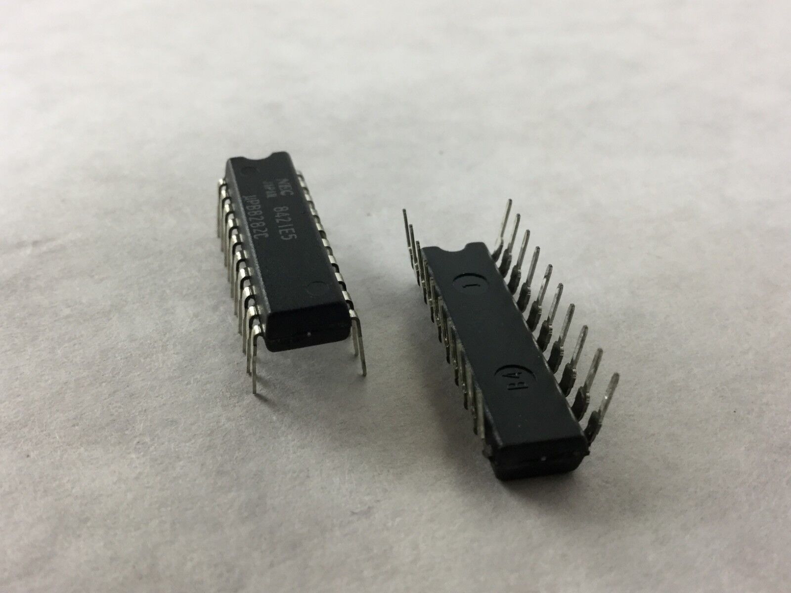 NEC  8421E5 Transistor  20 Pin Dip   Lot of 4  NEW