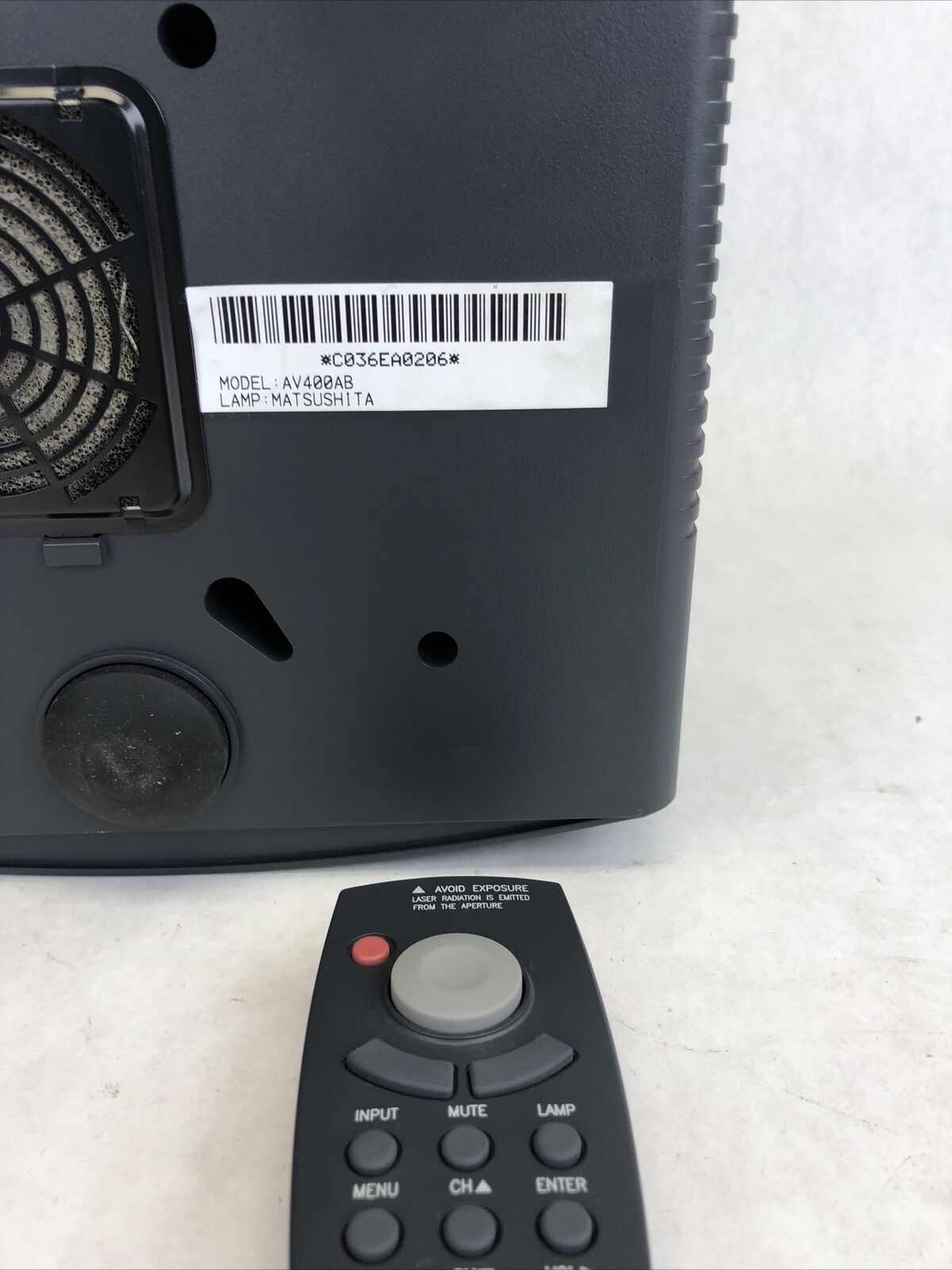 Vintage Vivitek Voyager A400 LCD Projector 407H:20 750 Lumens With Remote