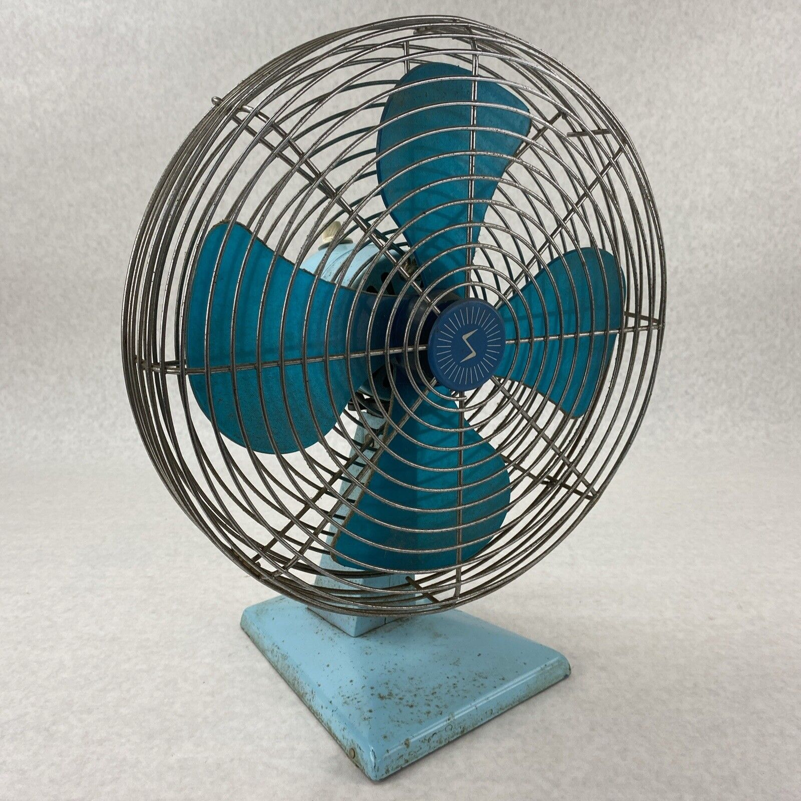 Vintage Superior Electric 1200 3-Speed Aqua Blue 120V 60Hz Table Fan