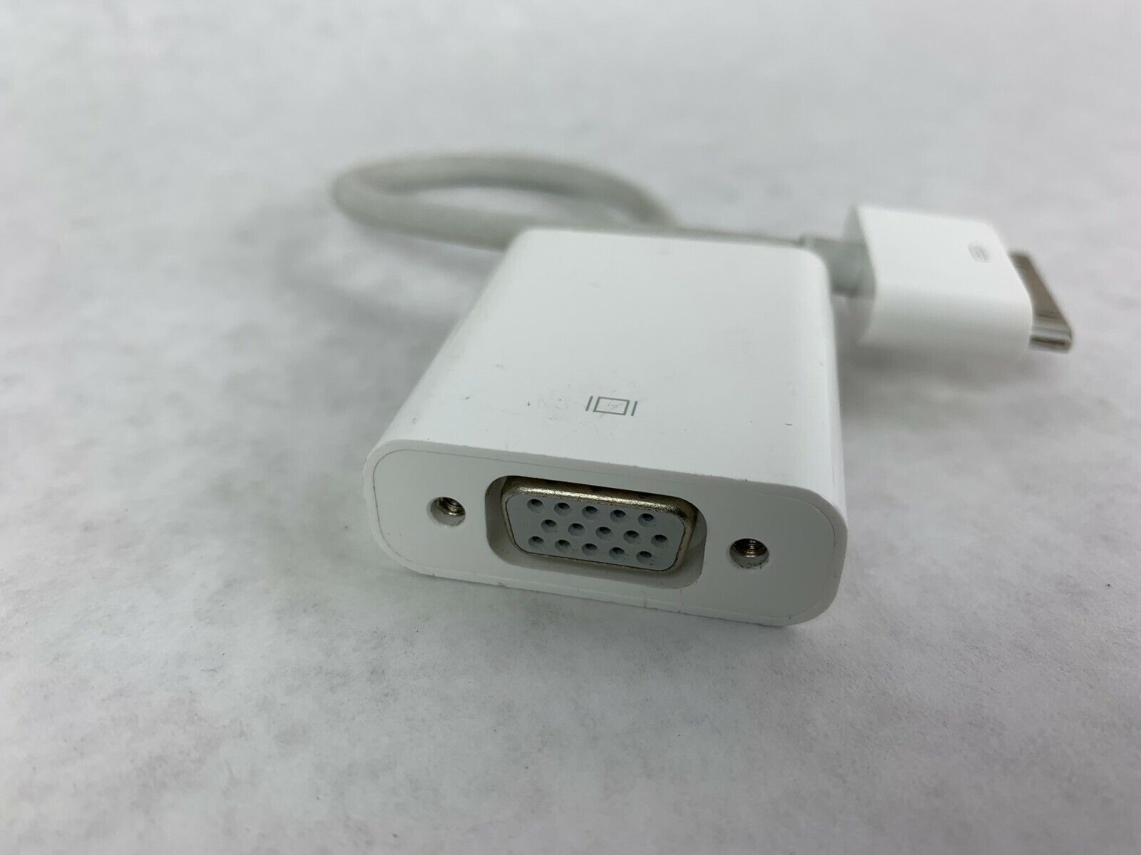 Apple 30-Pin to VGA Adapter (MC552ZM/B) For iPad, iPhone And iPod Touch