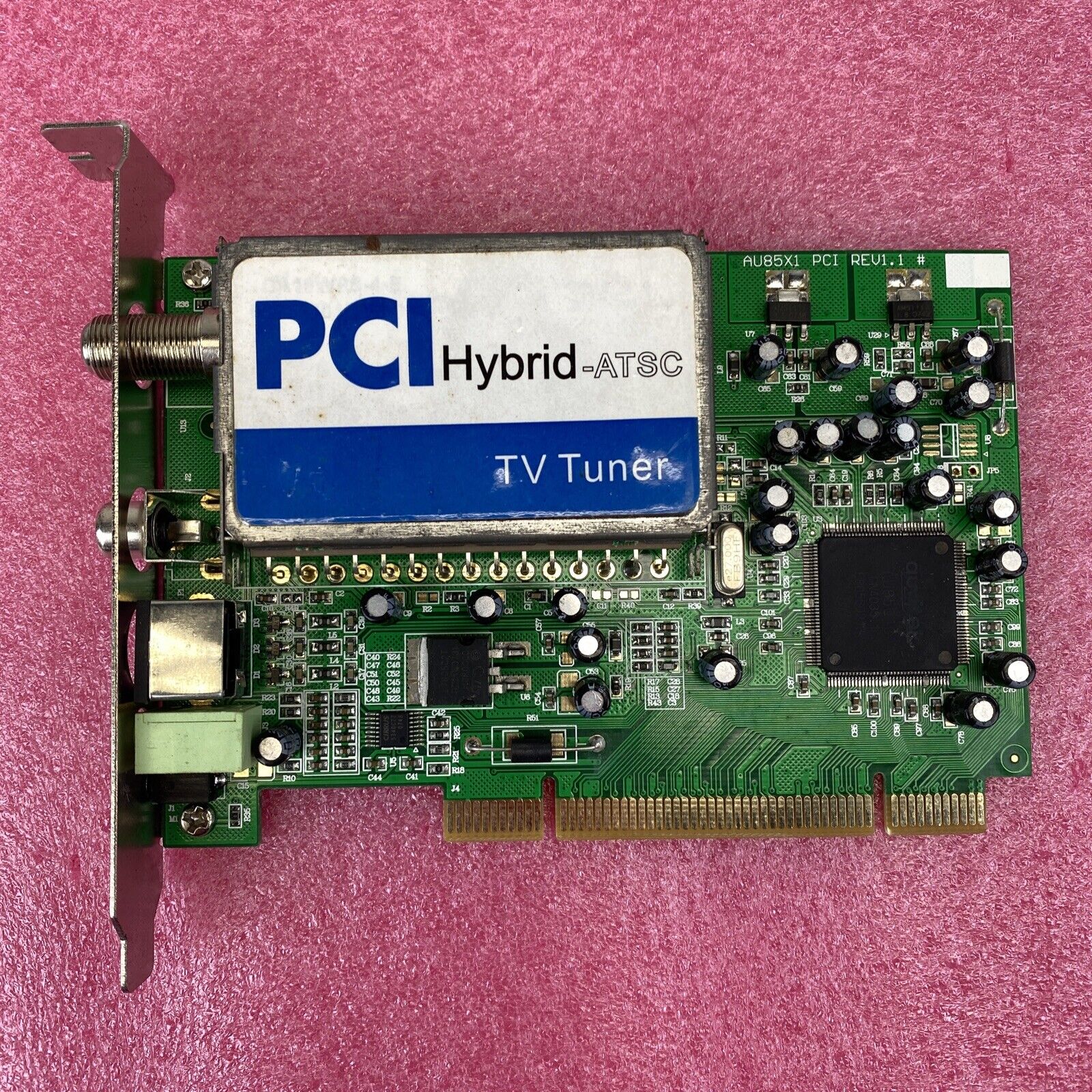 ATSC Hybrid TV tuner Coaxial RCA SVHS 3.5MM Audio R/M PCI card