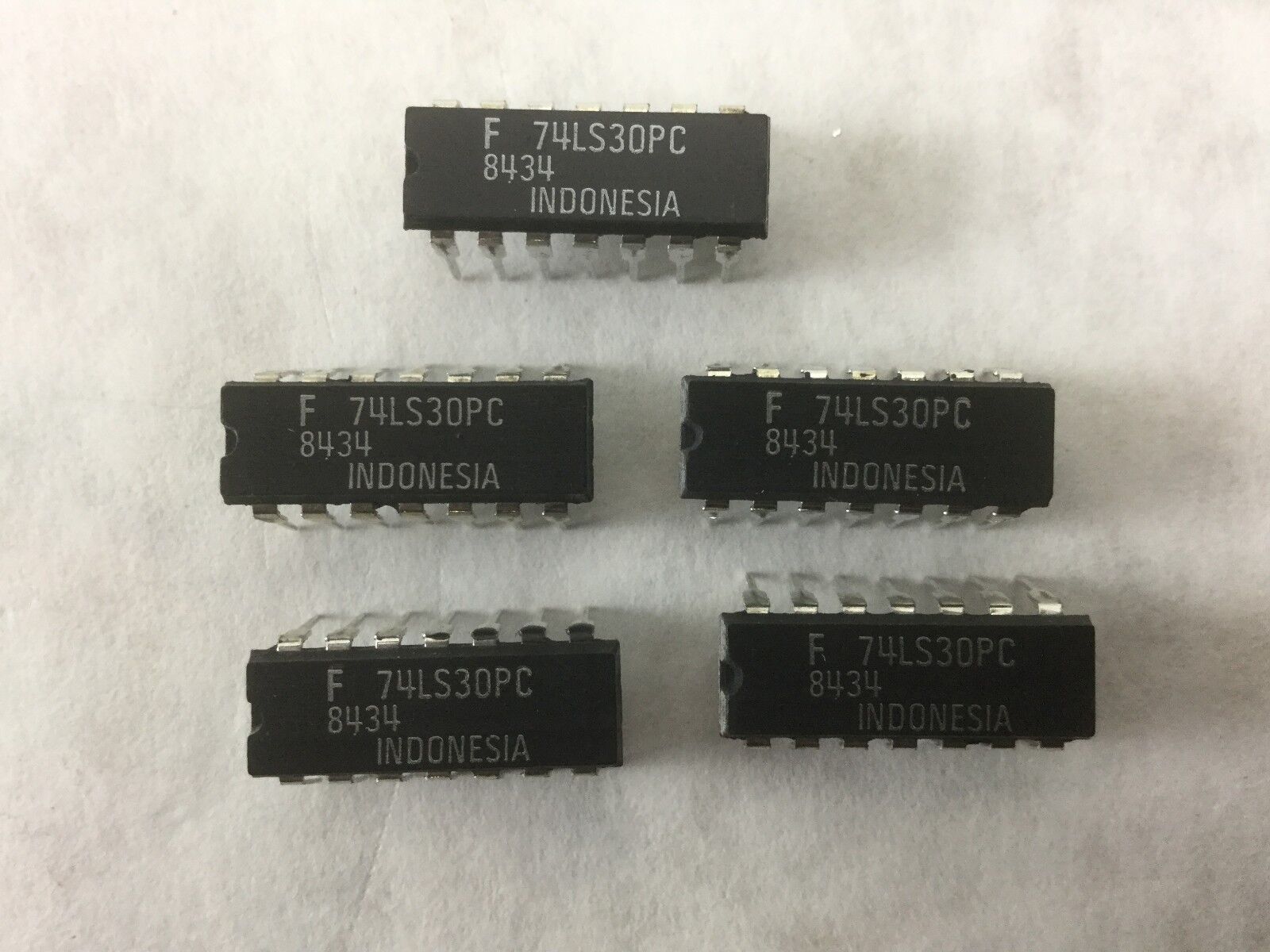 F 74LS30PC 14-Pin Dip Integrated Circuit (Lot of 5)