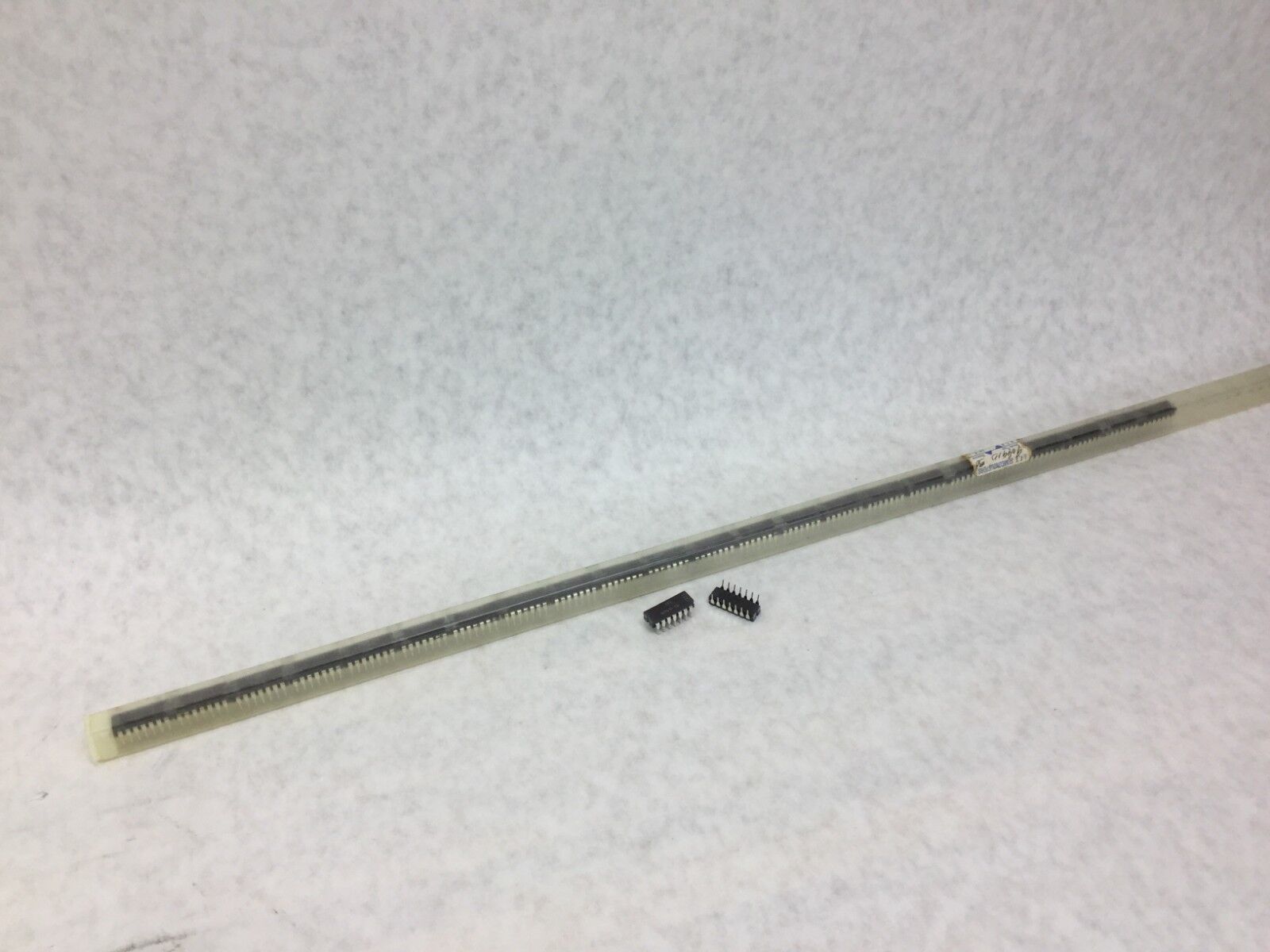 Genuine ITT 9099-1D Integrated Circuits  Lot of 25
