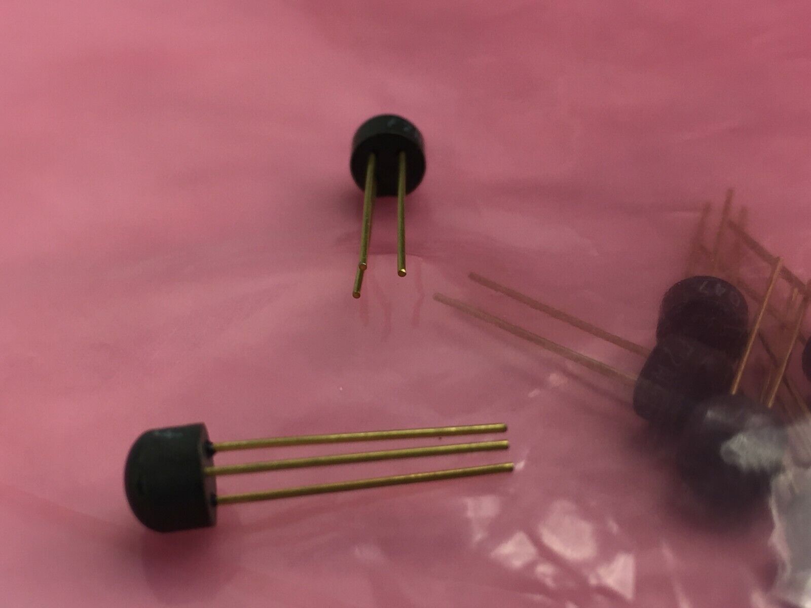 Fairchild 2N5143 Transistor NPN TO-106  PNP 20V 100MHz  Lot of 14