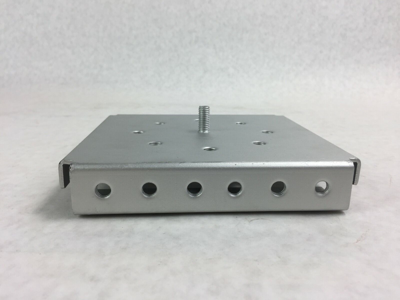 Foxconn 700-23935-01 Mounting Bracket   New