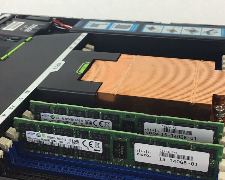 Cisco UCSC-C220-M3S 2x Xeon E5-2660 V2 2.20 GHz 64 GB RAM No HDDs No OS