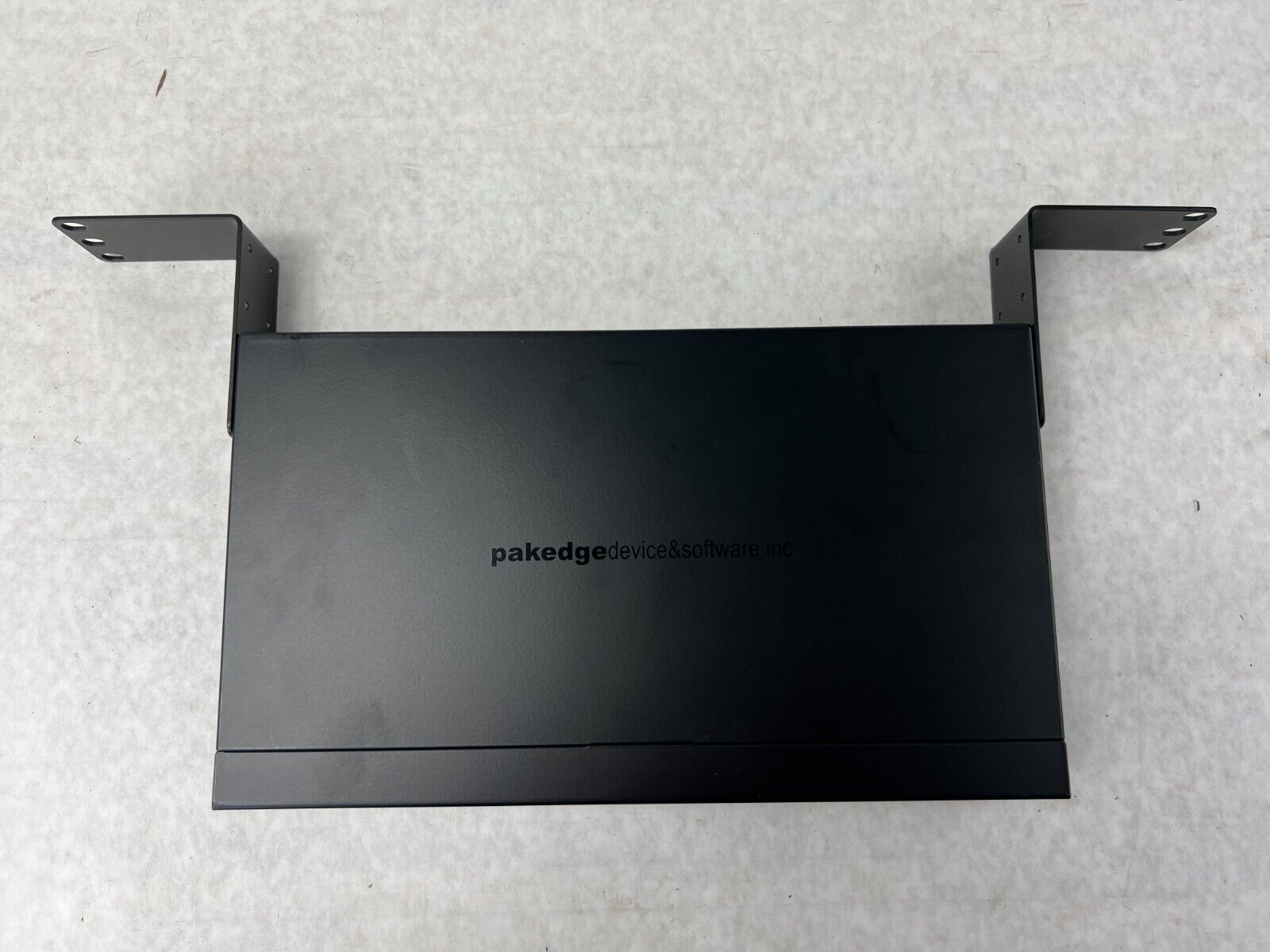 Pakedge Device & Software Inc. SE-8P4 8-Port Gigabit Unmanaged PoE Switch