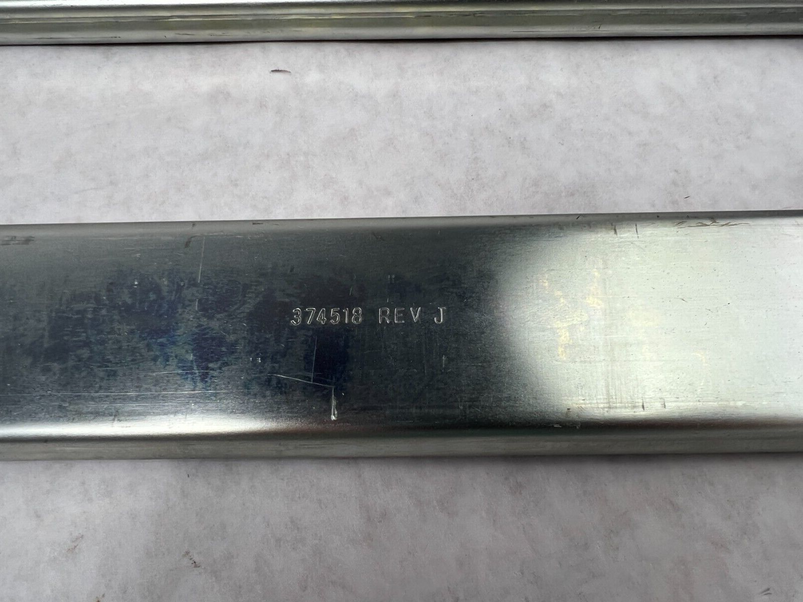 Kingslide 374518 2u-4u 30" Rails US6851773 Outers Only