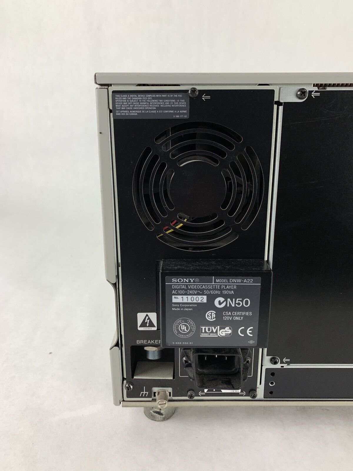 Sony Betacam SX digital Video Cassette Player DNW A22 For Parts and Repair