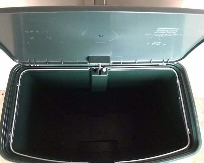 Rubbermaid Plastic Step-On Container 90L/24G Green