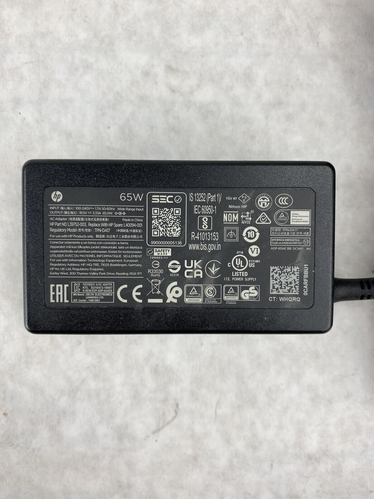 HP L39752-003 Model TPN-DA17 19.5V 3.33A 65W AC Adapter