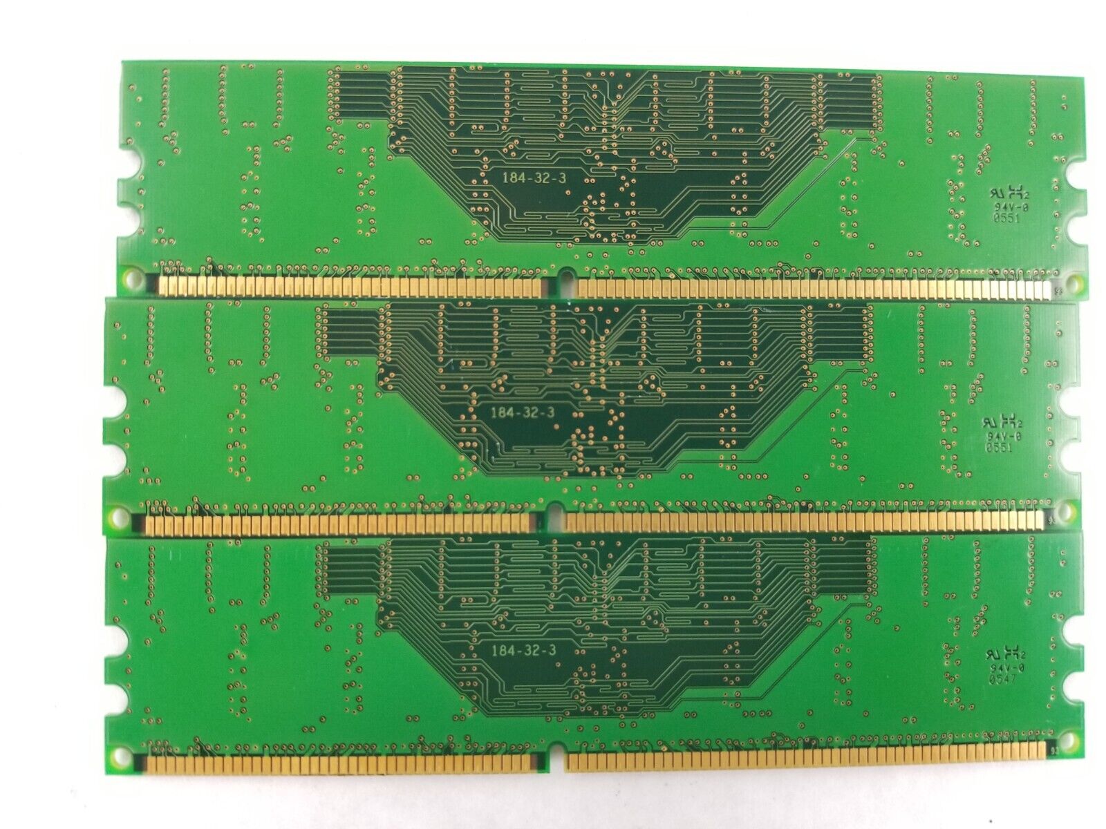 Lot of (3) Infineon HYD64D32300HU-5-C 256MB DDR 400 CL3 PC3200U-30330-A0