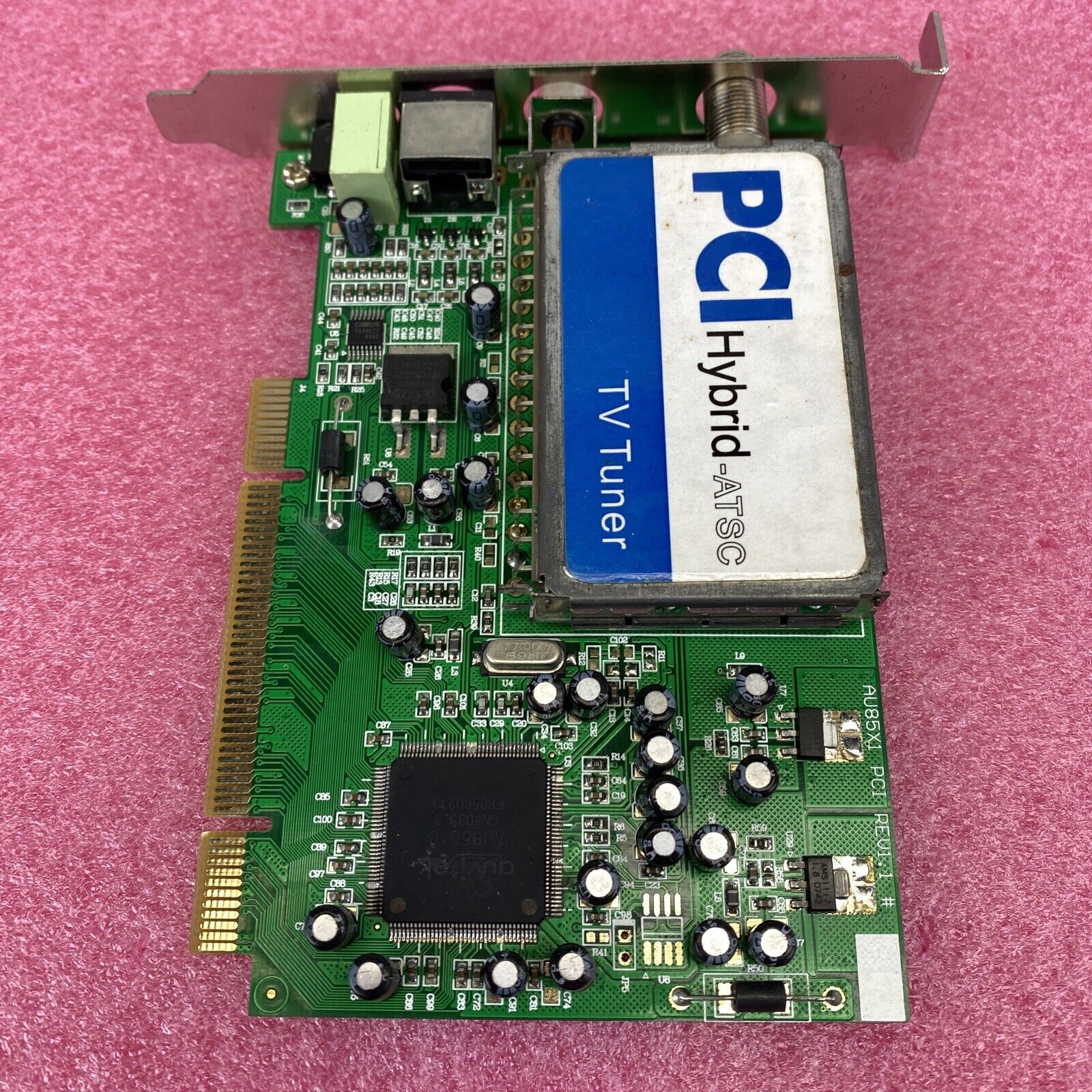 ATSC Hybrid TV tuner Coaxial RCA SVHS 3.5MM Audio R/M PCI card