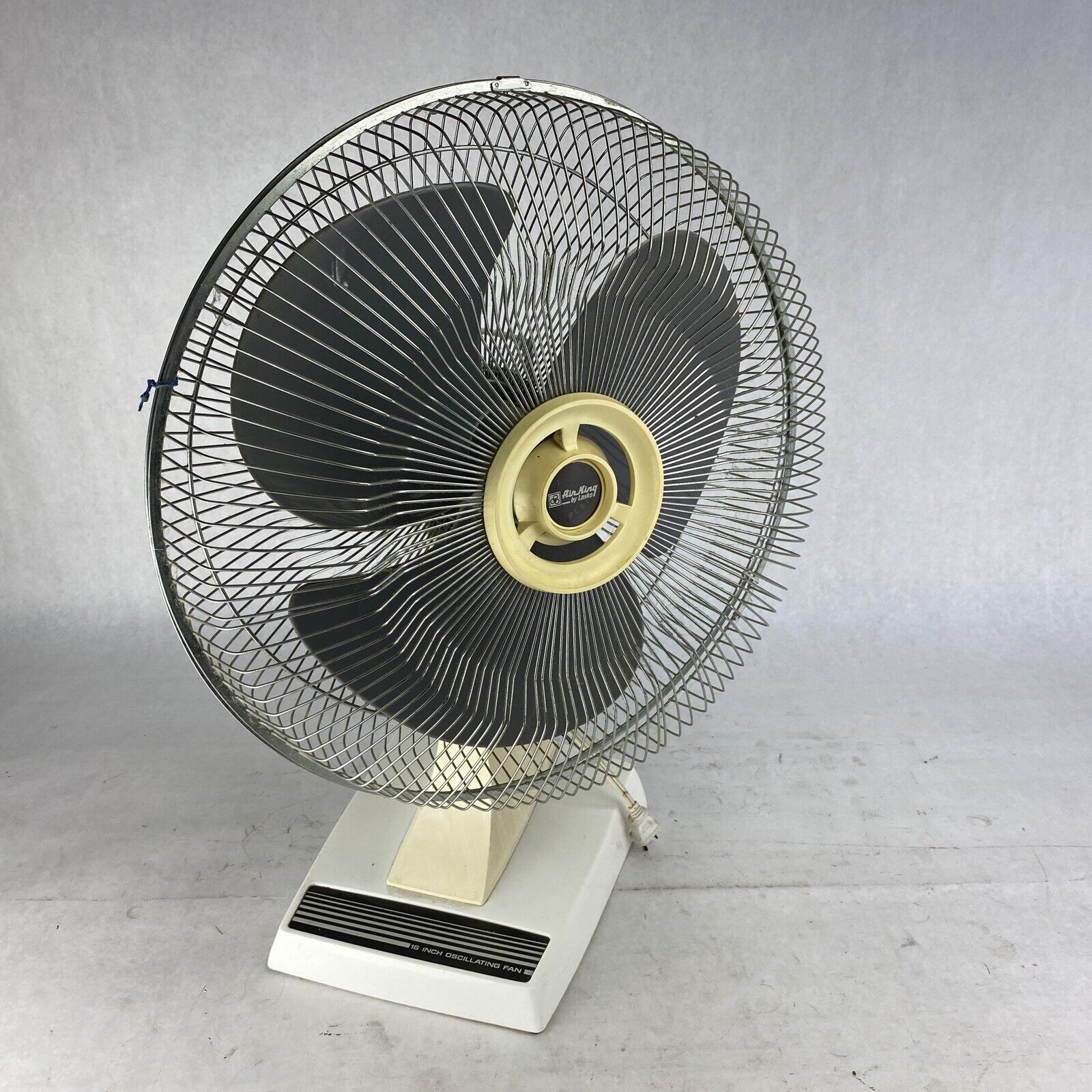 Lasko Air King 16" Oscillating Fan White Plastic 16-1