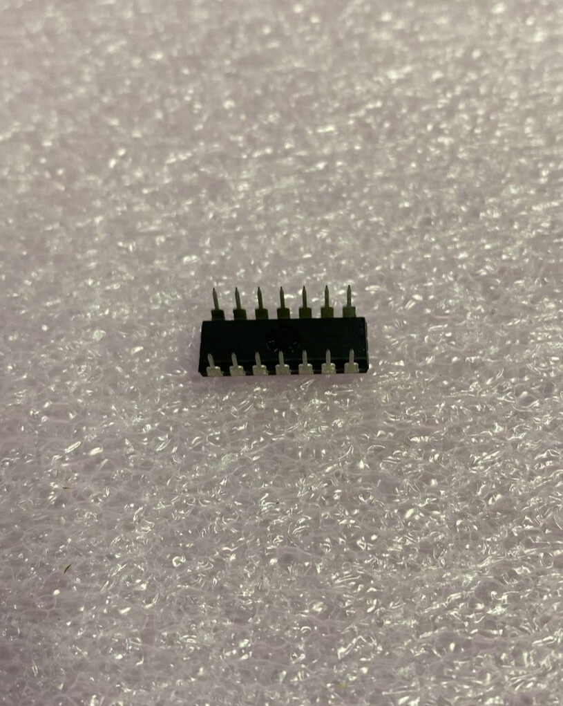 Lot of 5 Motorola MC849P IC Chips 14 PIN NEW Old Stock