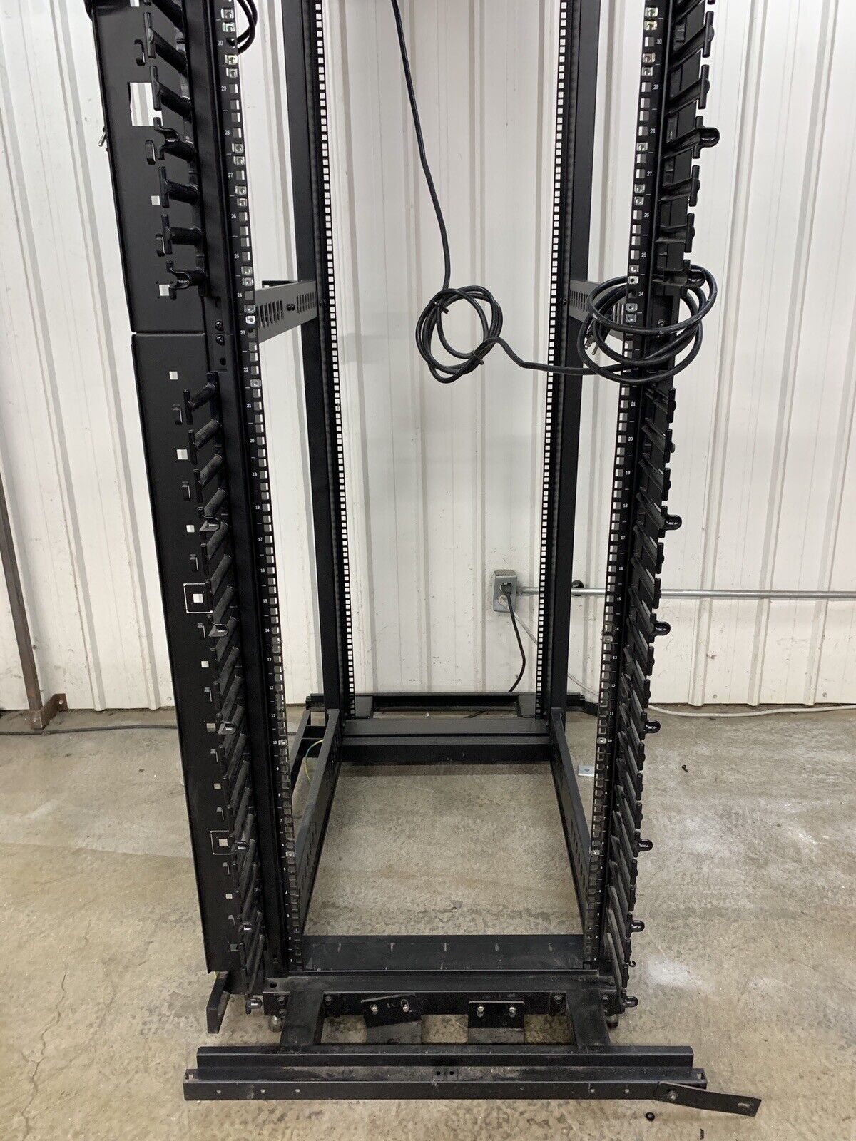 Siemen Vertipod Server Rack 45U Vp2-0AC111 Left Side No Panels