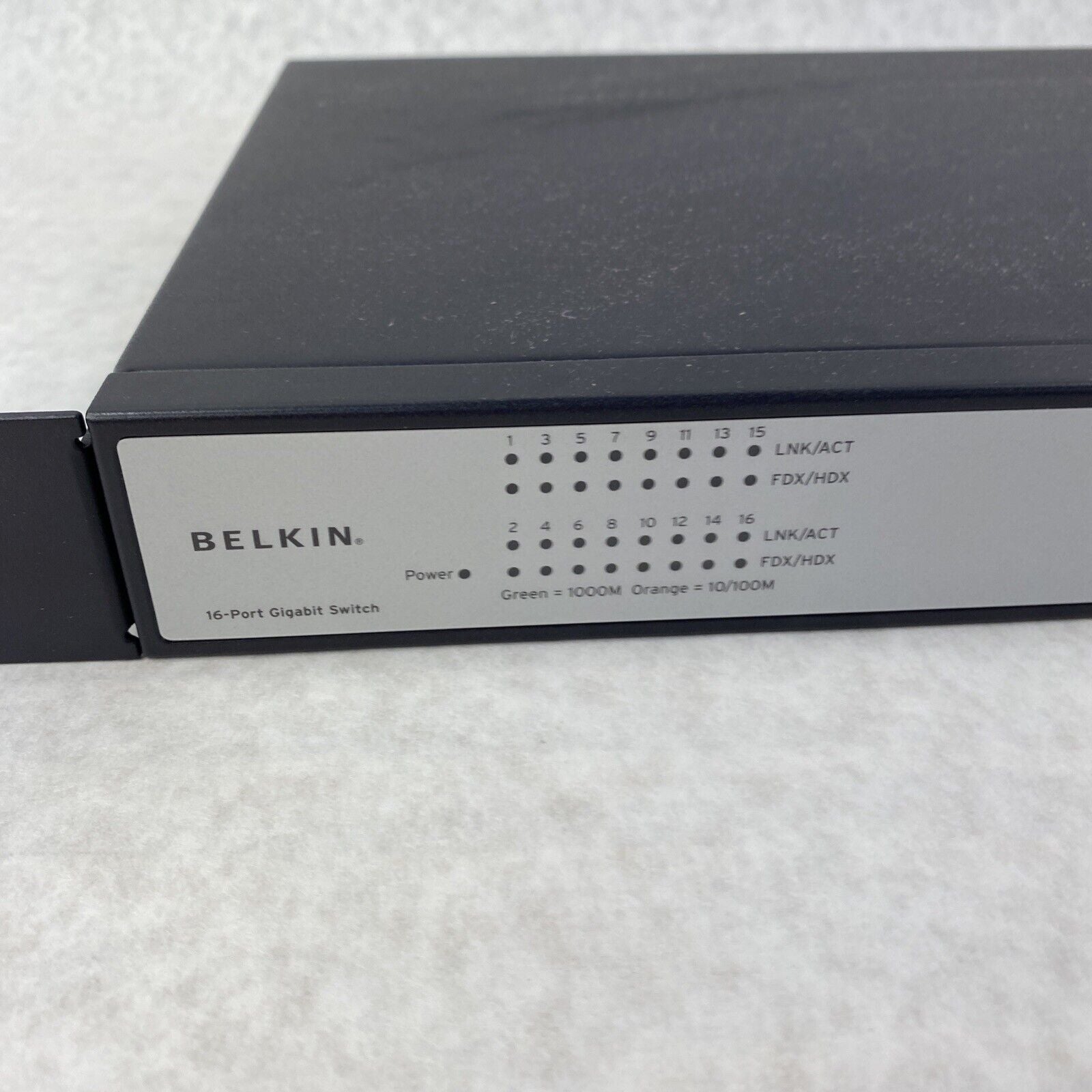Belkin F5D5141-16 Mountable 16 Port Gigabit Switch w/ Power Cord - Tested