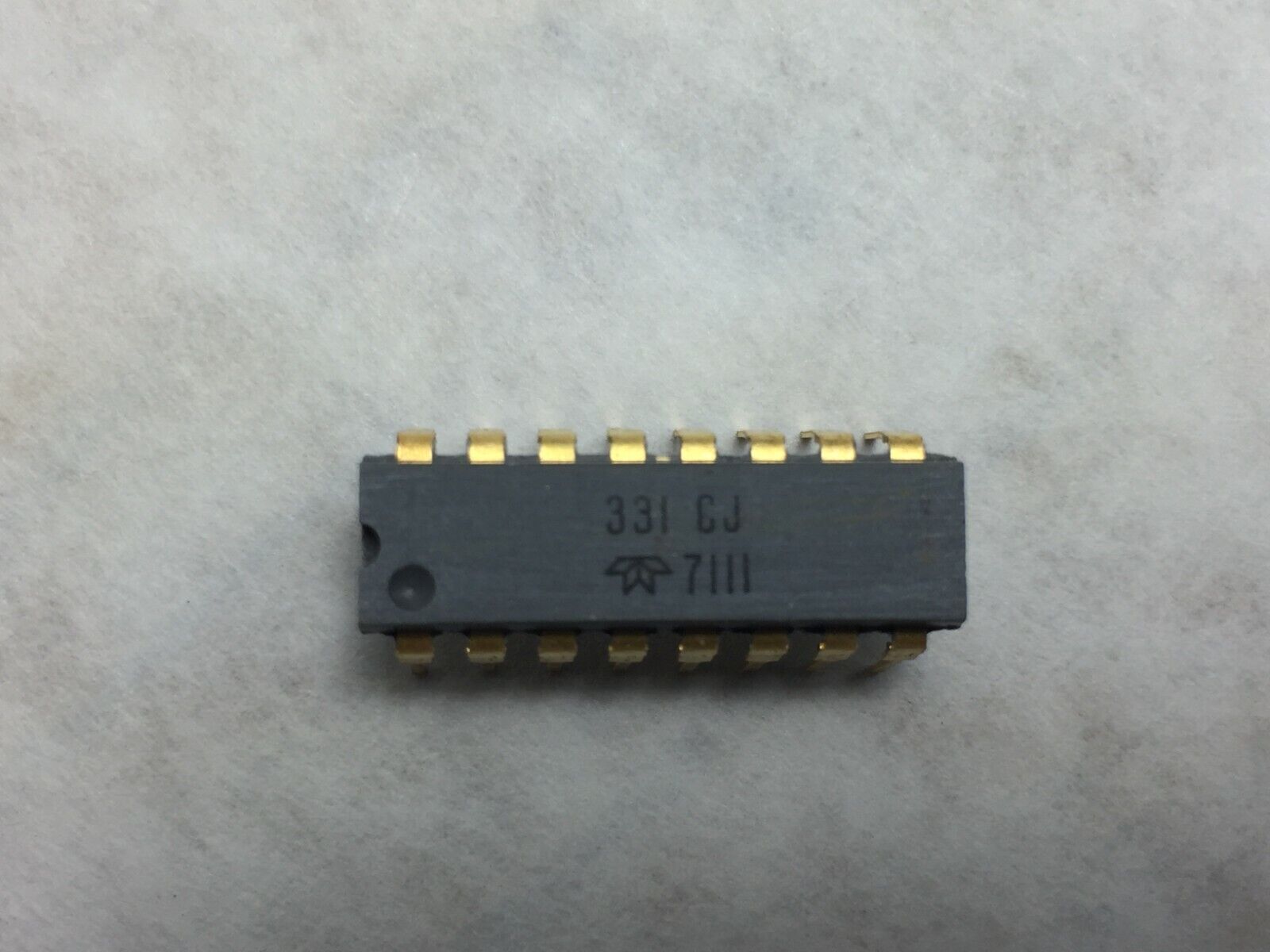 331 CJ Integrated Circuit   Lot of 10