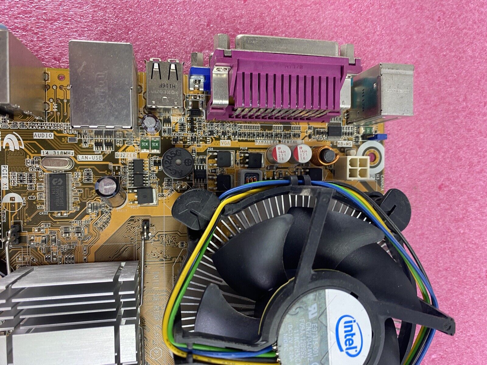 Intel DG41WV Motherboard Intel Pentium E5700 3.00GHz 2GB RAM