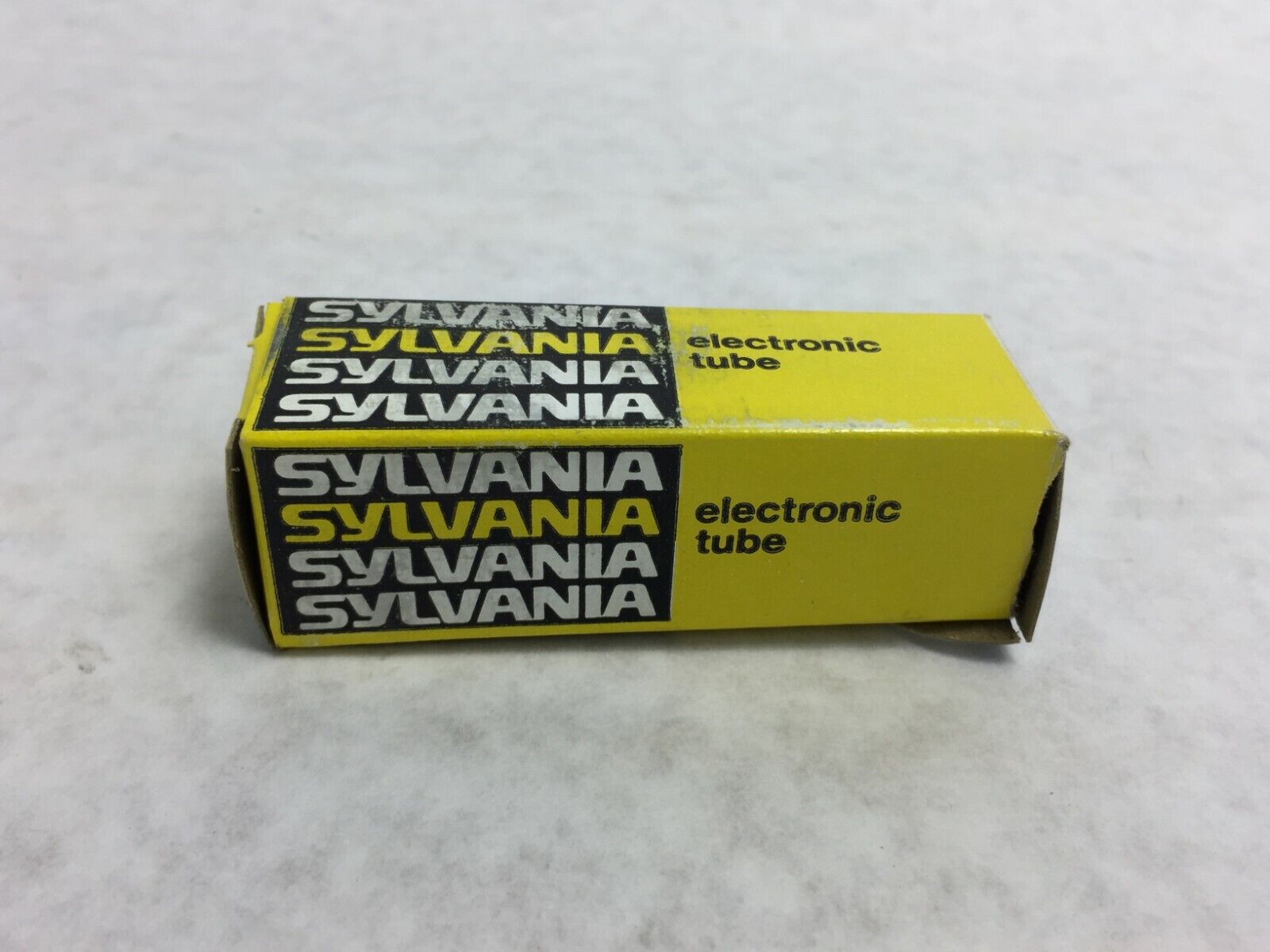 Sylvania 4CS6 Vacuum Tube