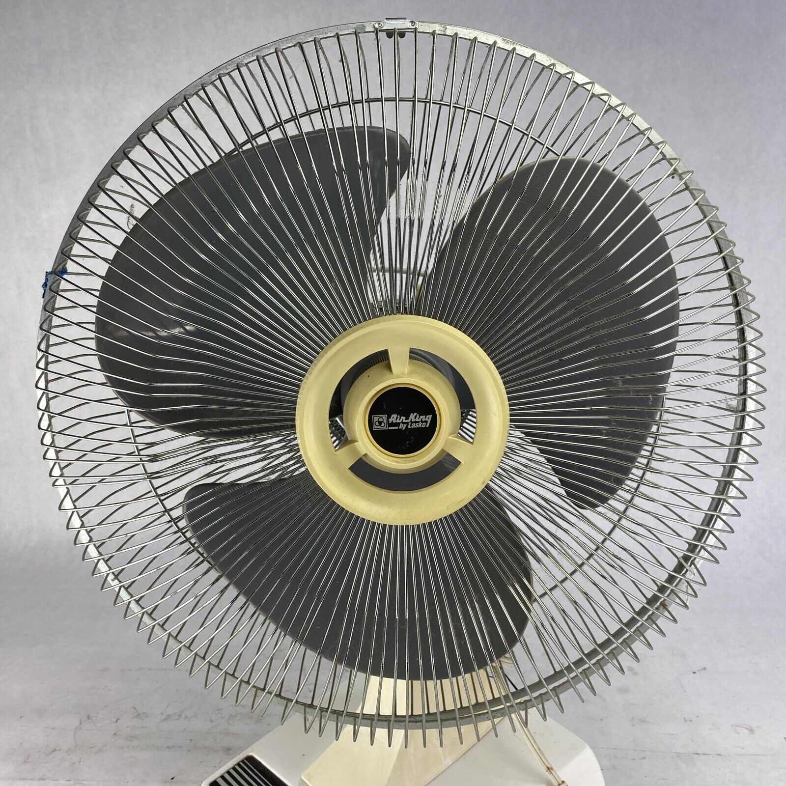 Lasko Air King 16" Oscillating Fan White Plastic 16-1
