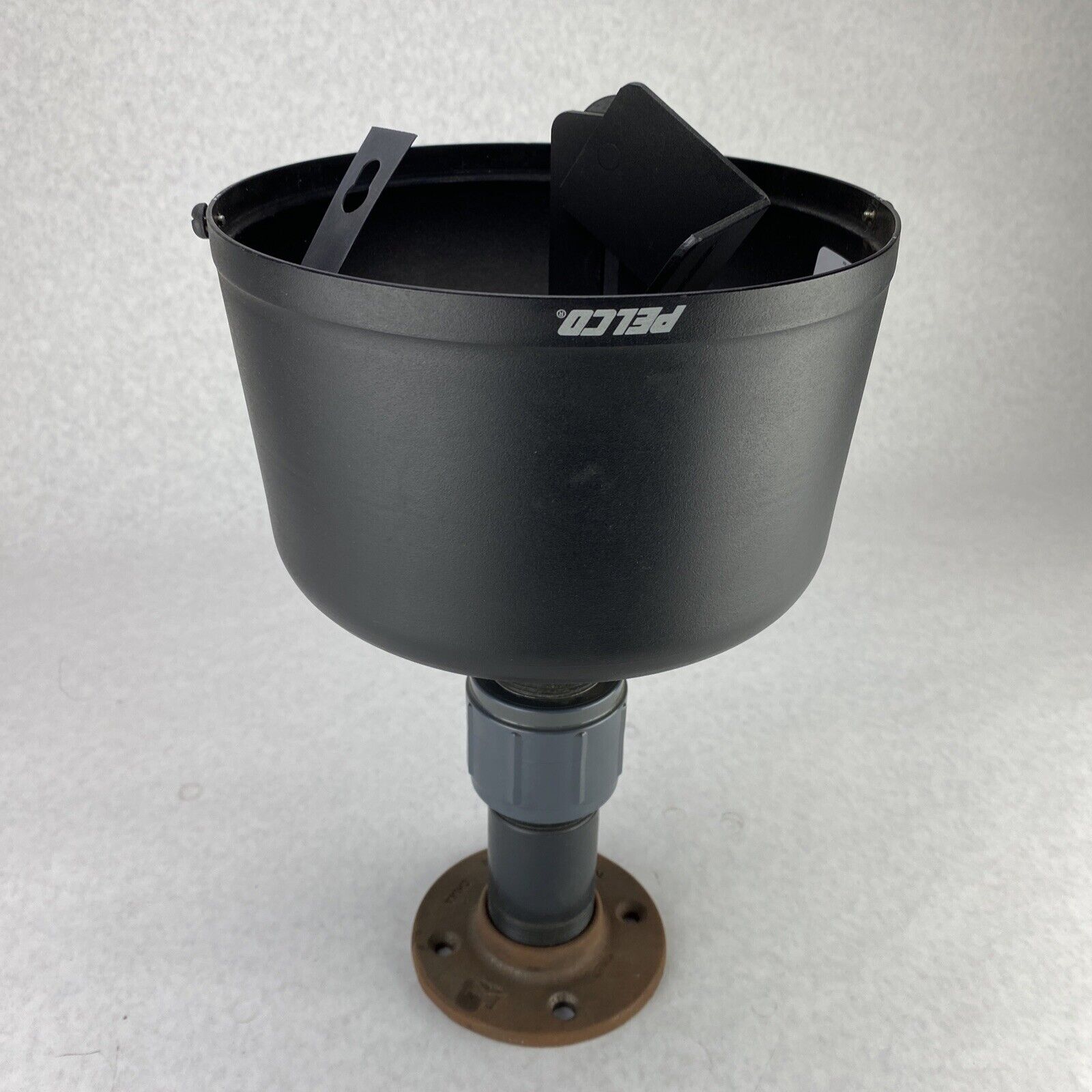 Pelco DF5-PB-0 Fixed Camera Mount 50-60Hz Mount Only