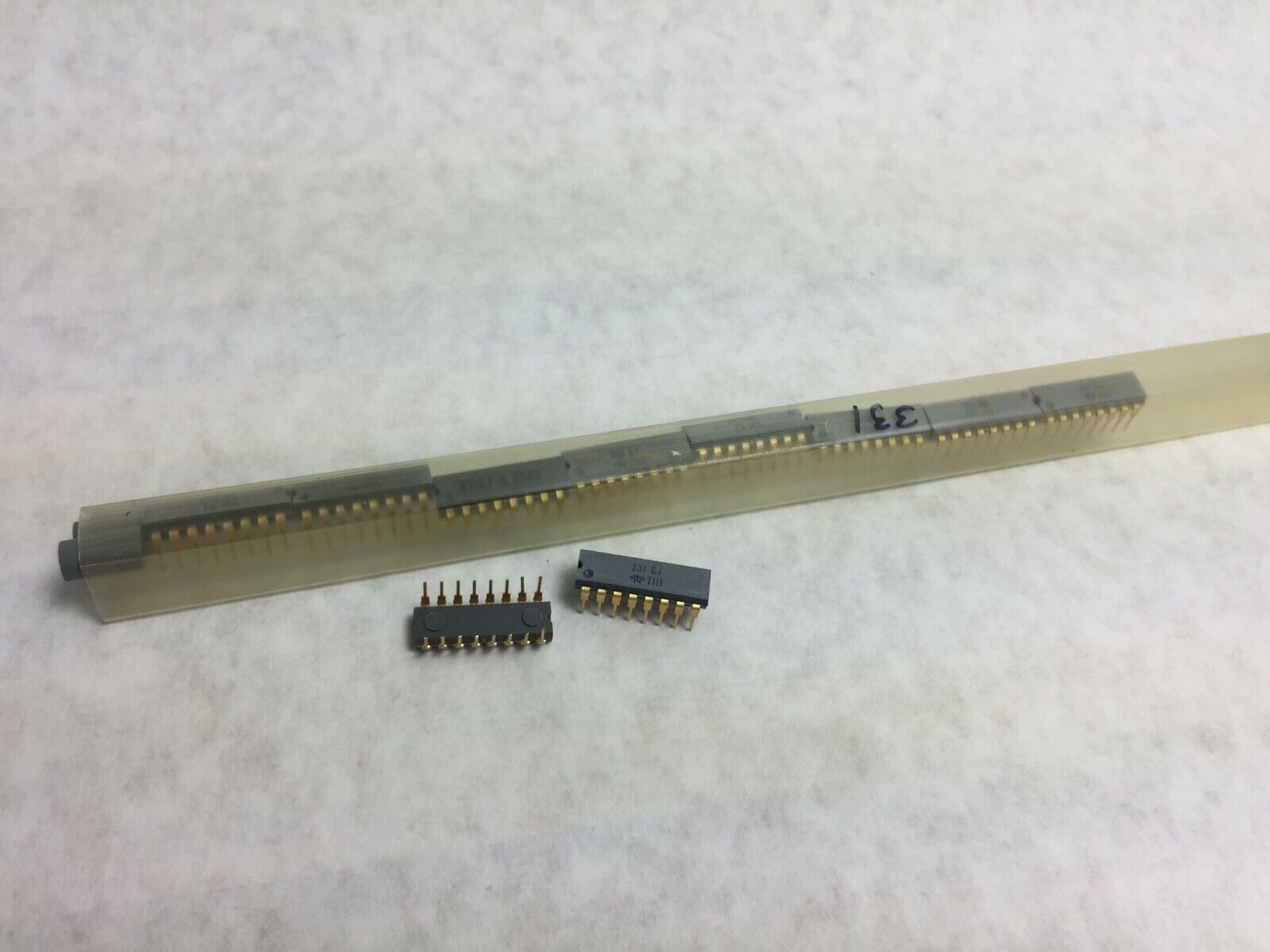 331 CJ Integrated Circuit   Lot of 10