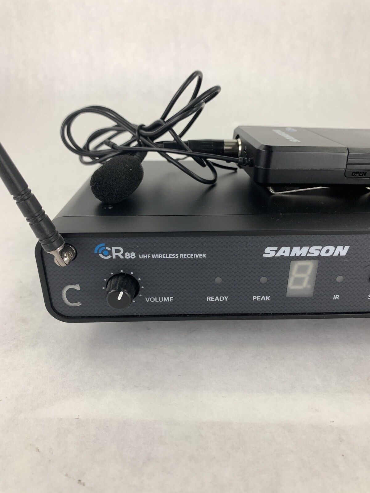 Samson CR88 Lavaliere Wireless Receiver and CB88 Wireless Microphone 542-566 MHz