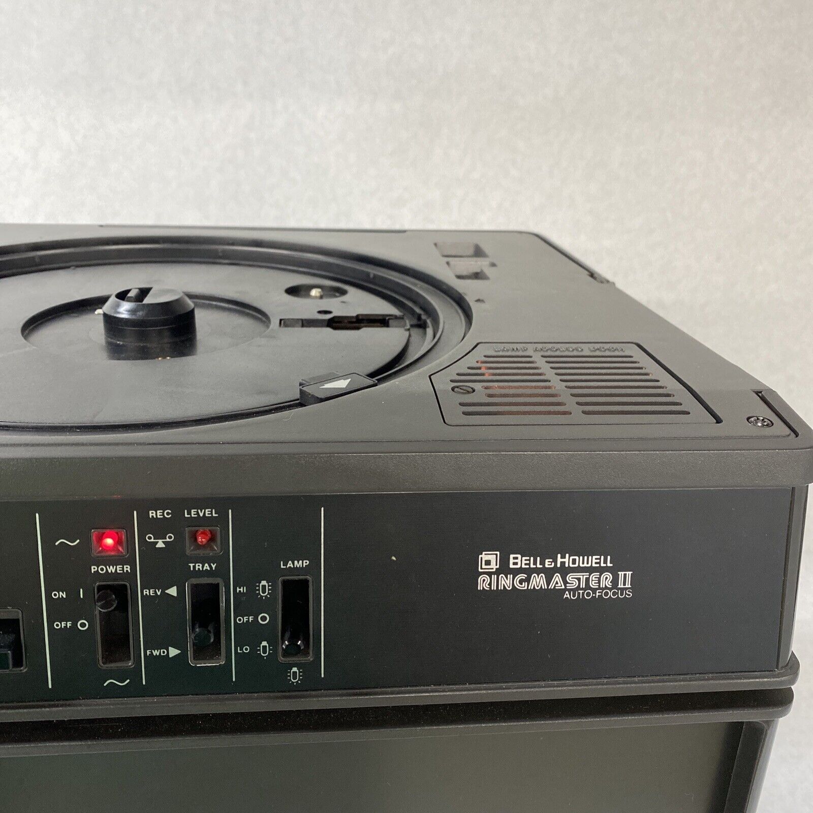 Bell & Howell Ringmaster II Auto-Focus 35mm Slide Viewer/Projector 830A