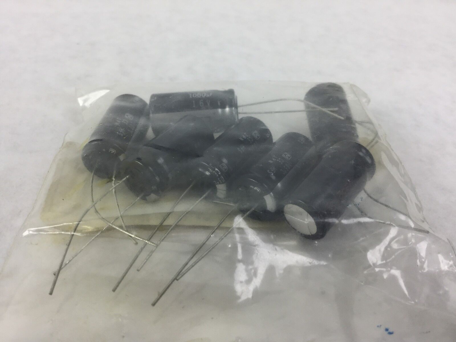 Capacitor 1000UF 16V HFS  P1215  Lot of 7  NEW