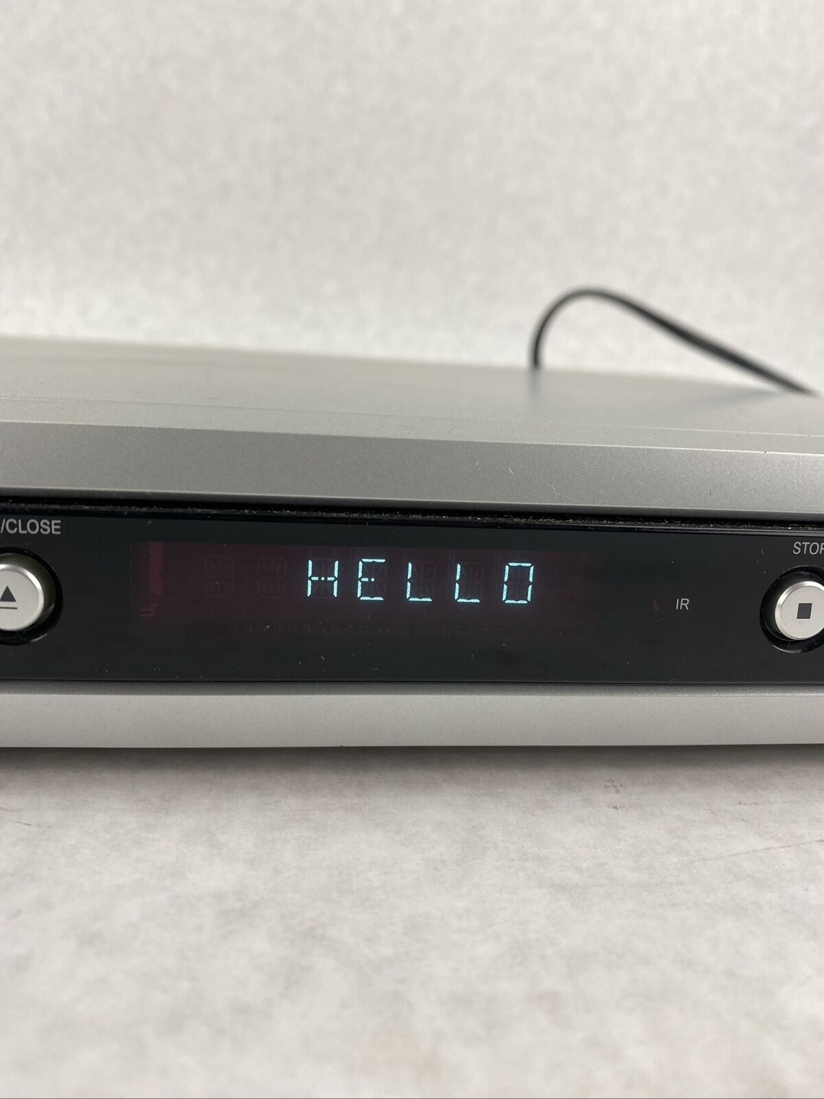 Magnavox MDV45817 DVD Player with Remote + Cables TESTED