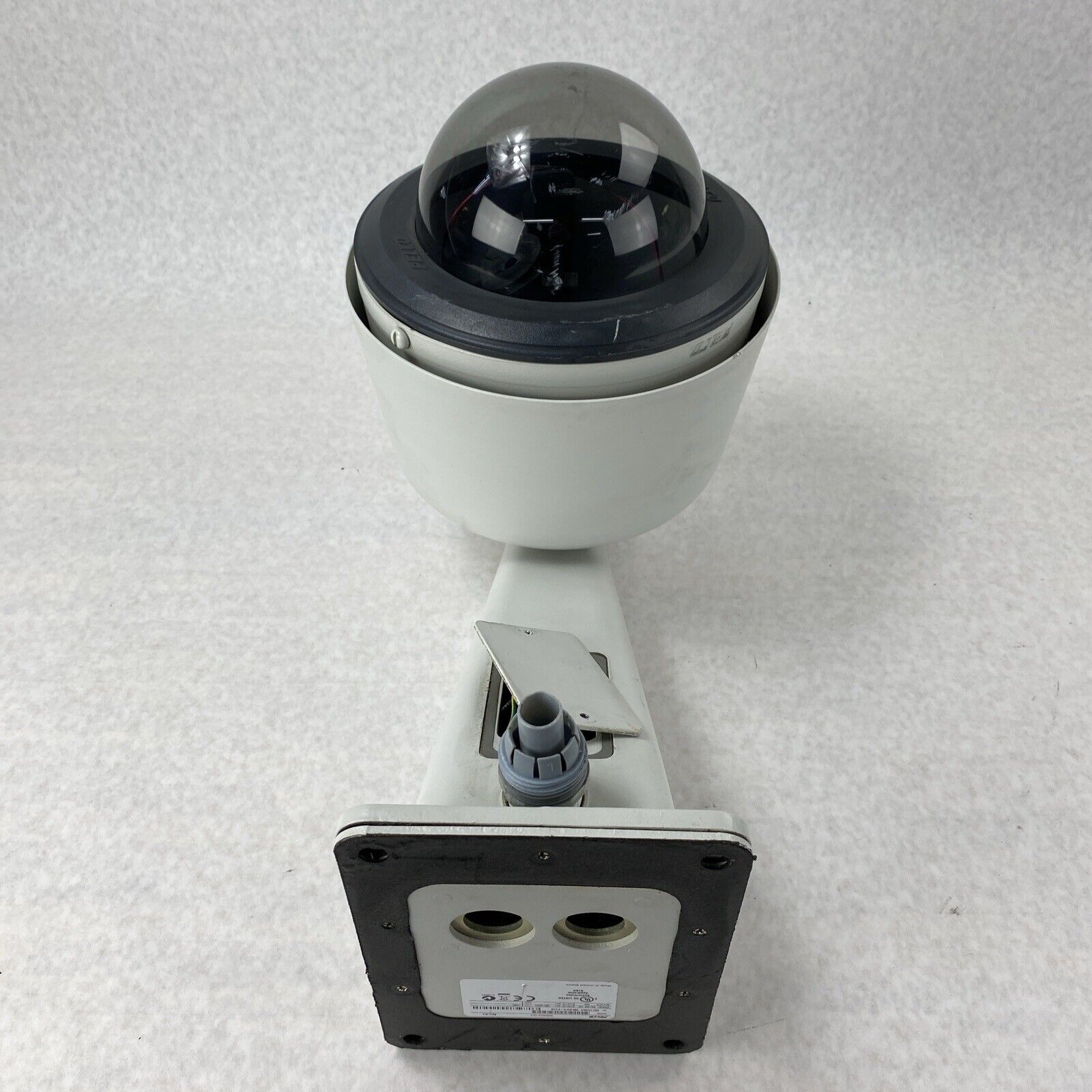 Pelco DF5-PG-E0 Outdoor Pendant Tinted Camera Dome w/ Wall Mount and Components