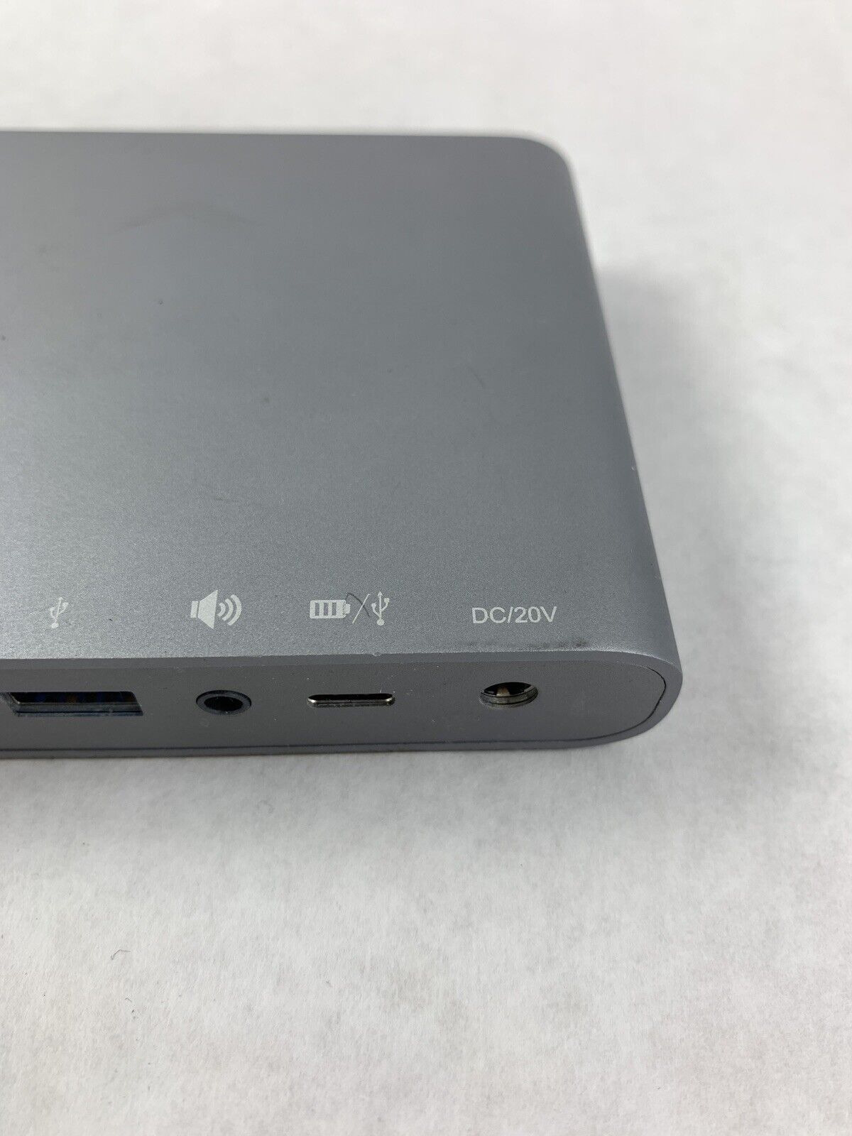 Monoprice USB-C Dual-Monitor Docking Station 100W  29434 w/ Power Supply