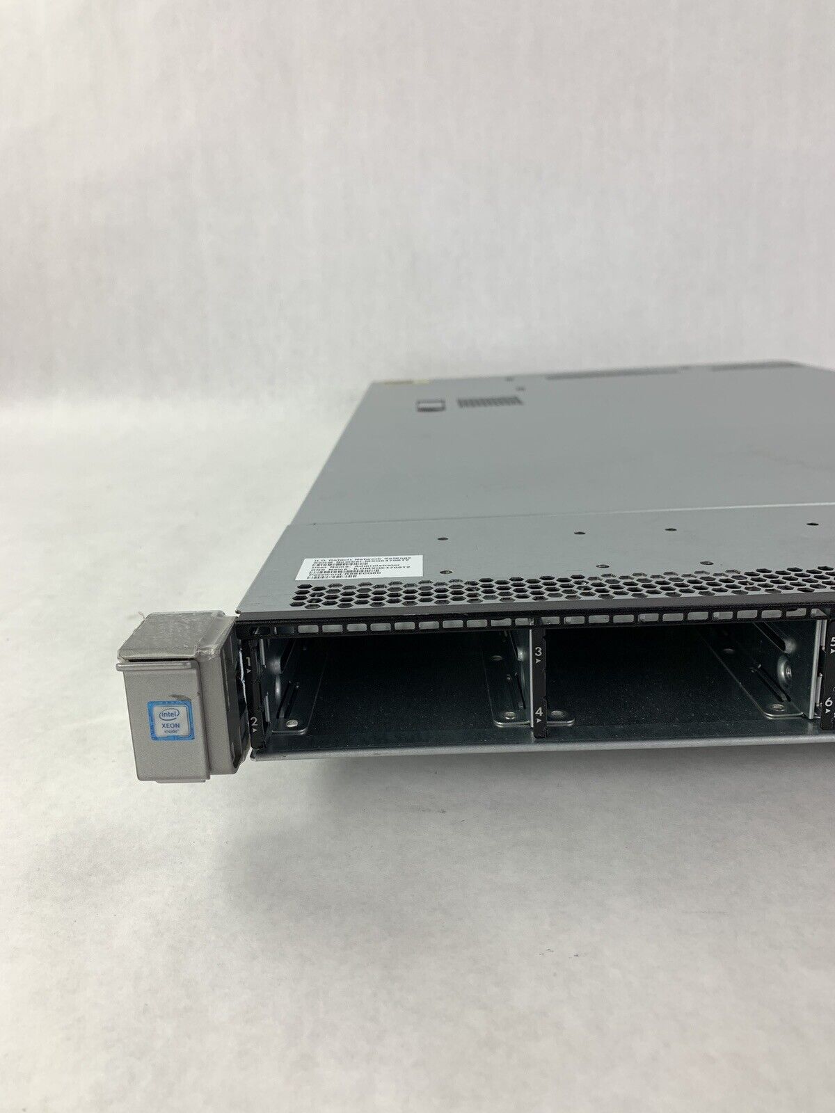 HP ProLiant DL360 Gen9 Server 2x E5-2640 v3 2.4 GHz 128 GB RAM NO HDD NO OS