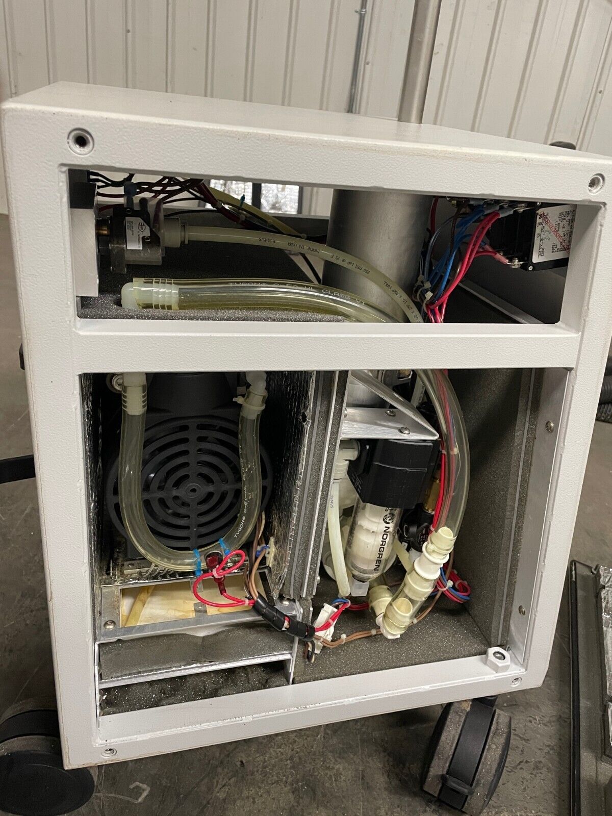 Newport Medical C250 Air Compressor C250-110/120V-R, 39.5 Hours, NMI