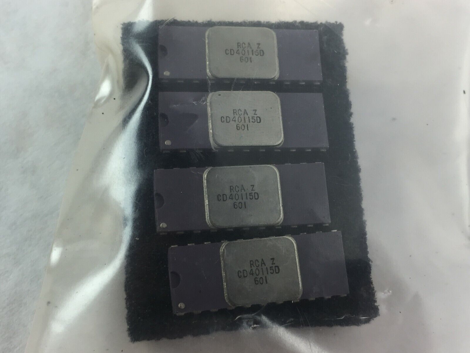 (4)  RCA CD40115D Integrated Circuit  Lot of 4